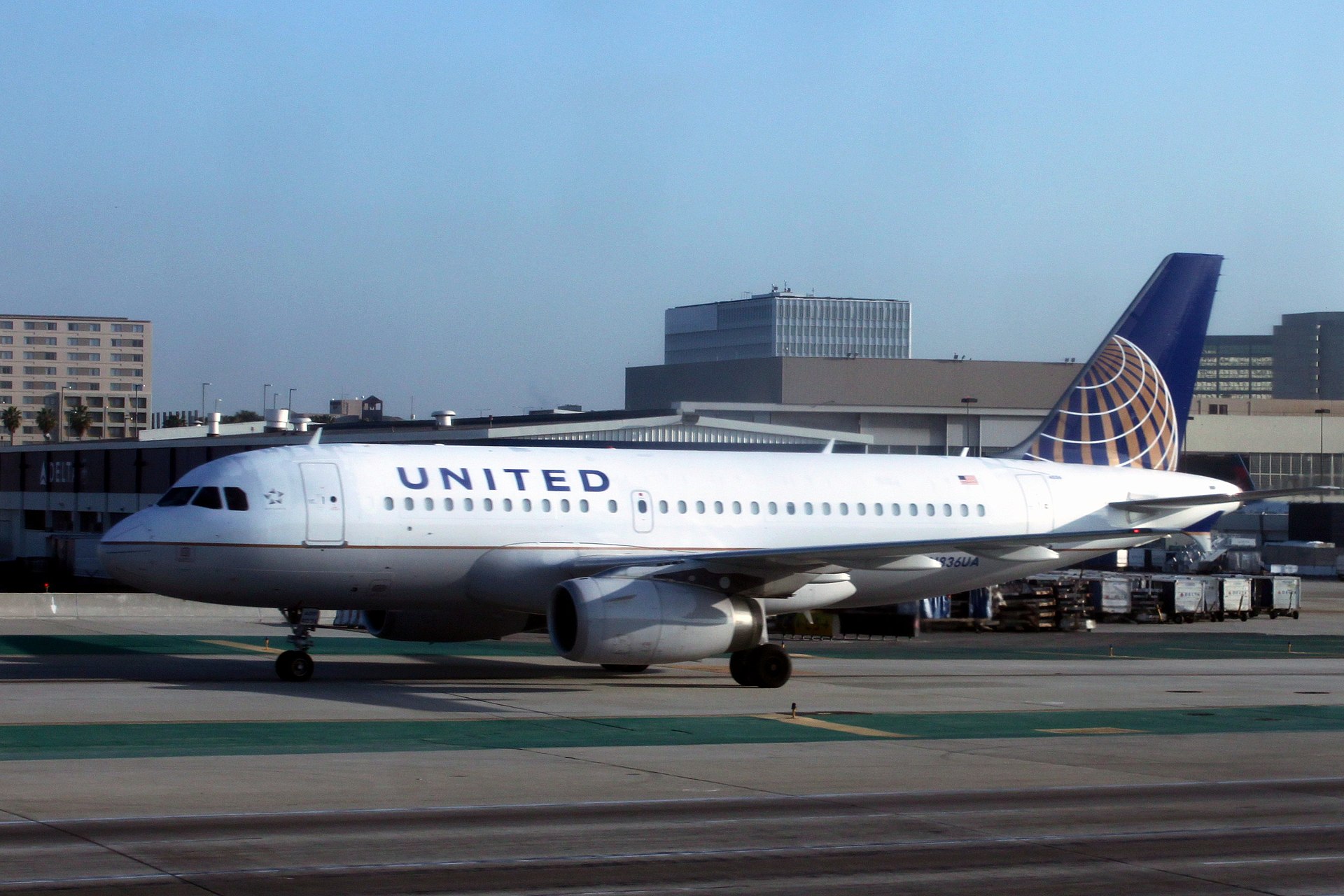 N836UA — Airbus