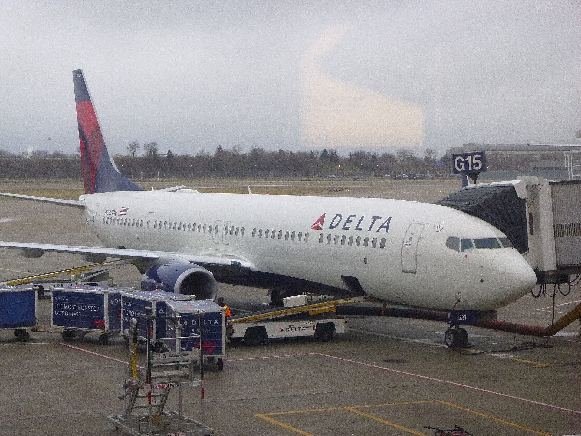 N837DN — Twin-engine aircraft