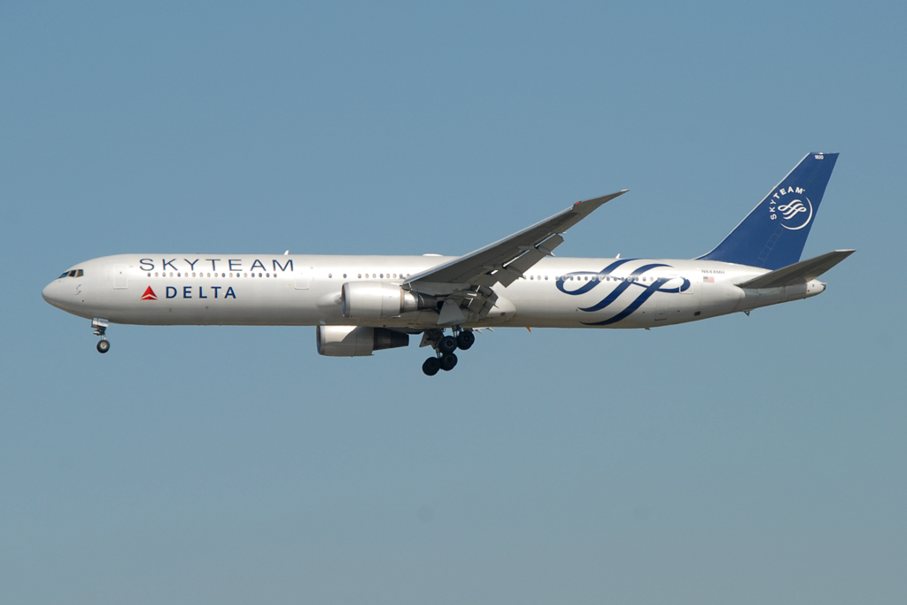 N844MH — Twin-engine aircraft