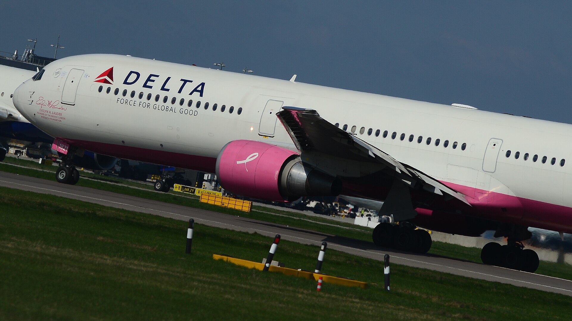N845MH — Twin-engine aircraft