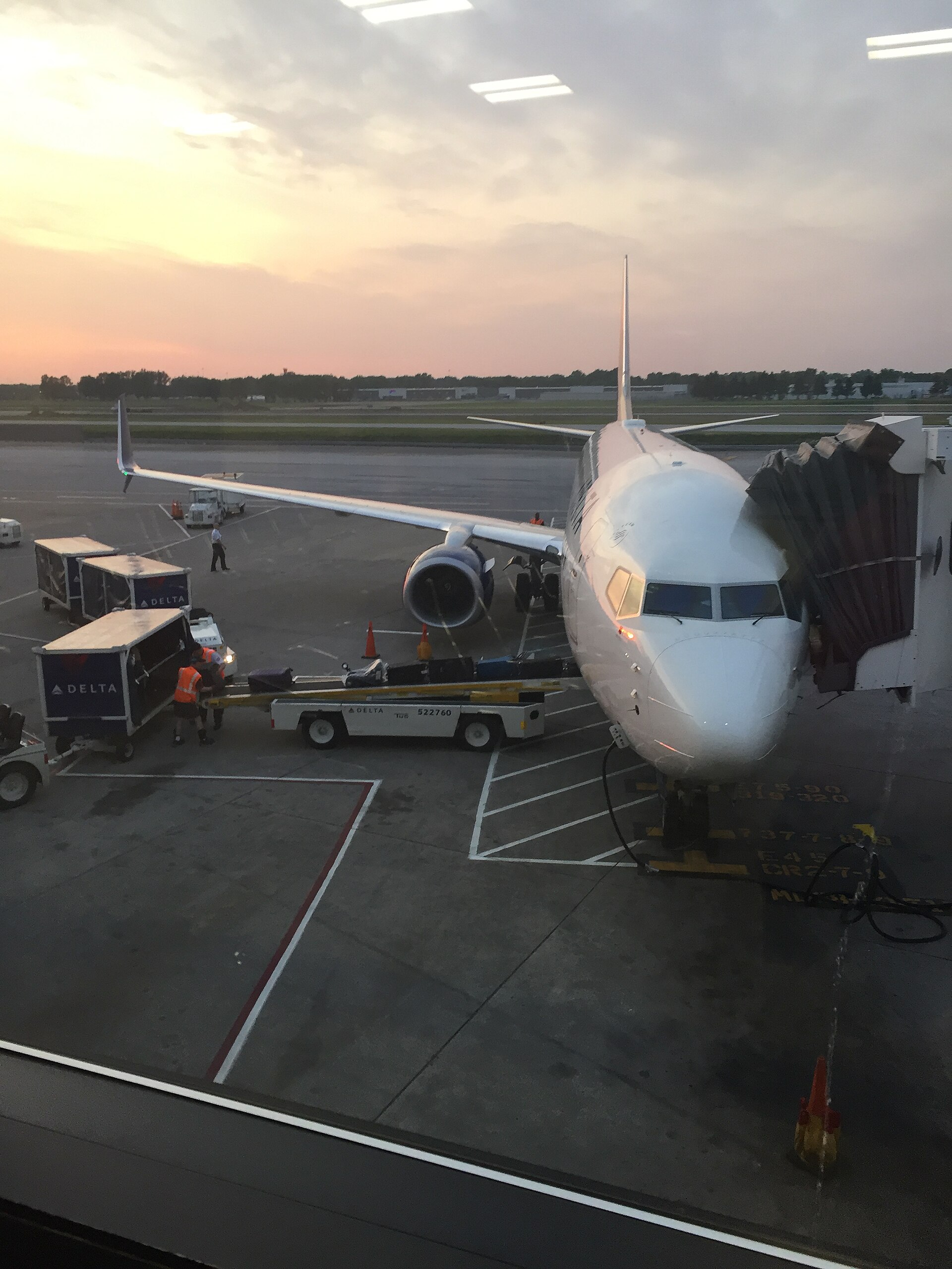 N846DN — Twin-engine aircraft