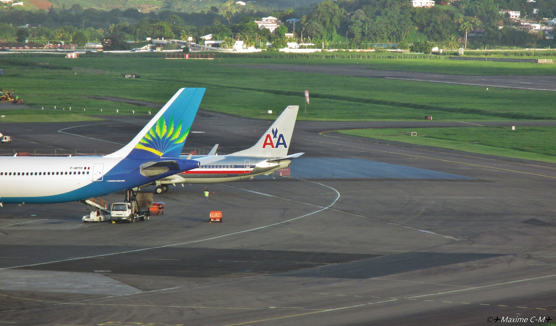 N886NN — Airbus