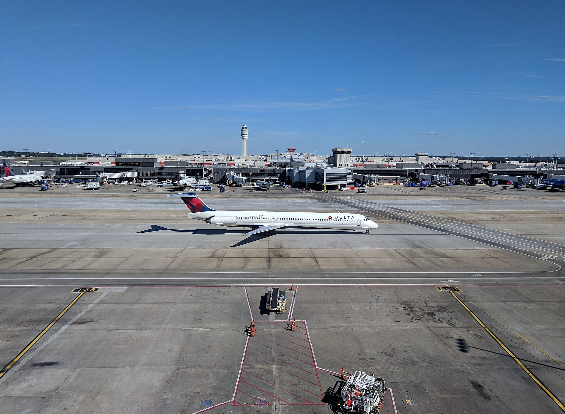 N902DE — Douglas