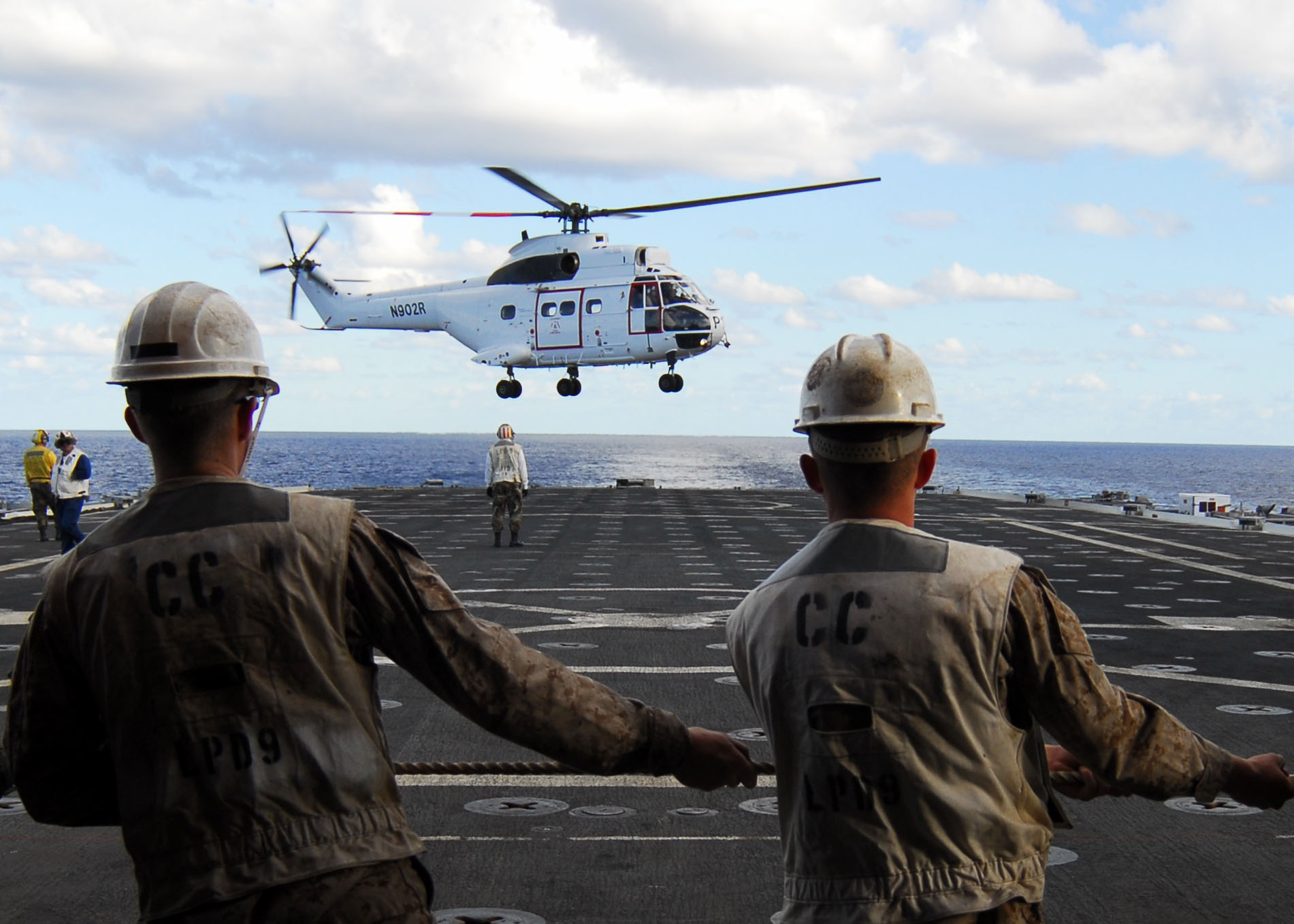 N902R — Helicopter