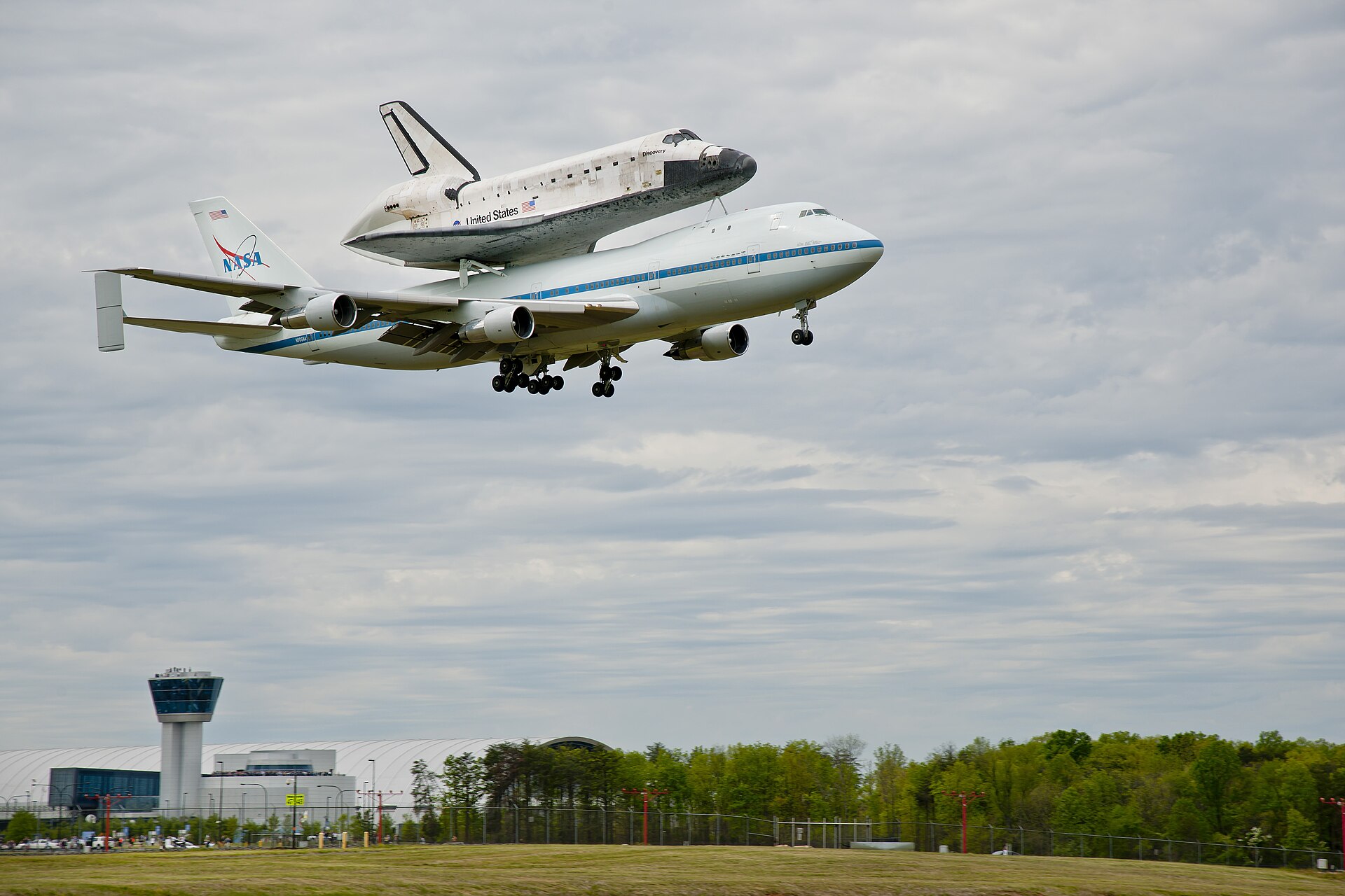 Smithsonian Institute's best shot — N905NA