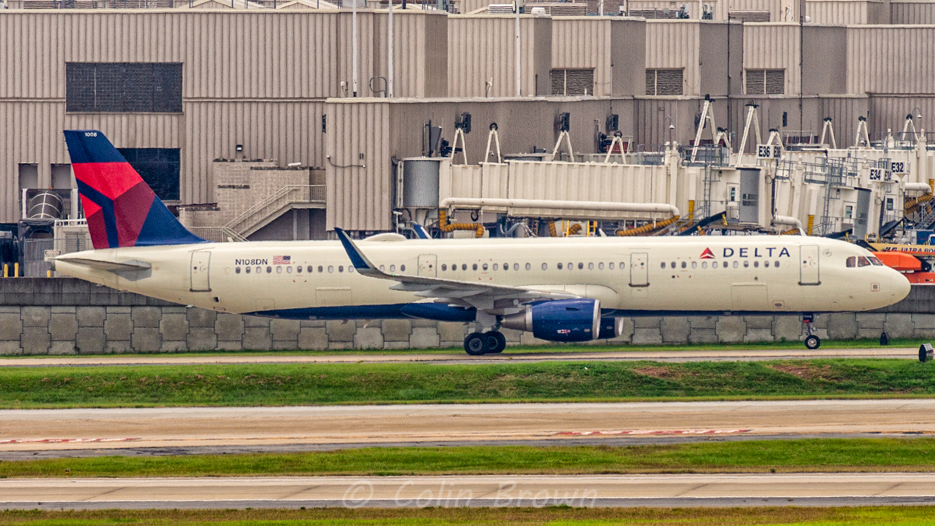 N108DN — Twin-engine aircraft