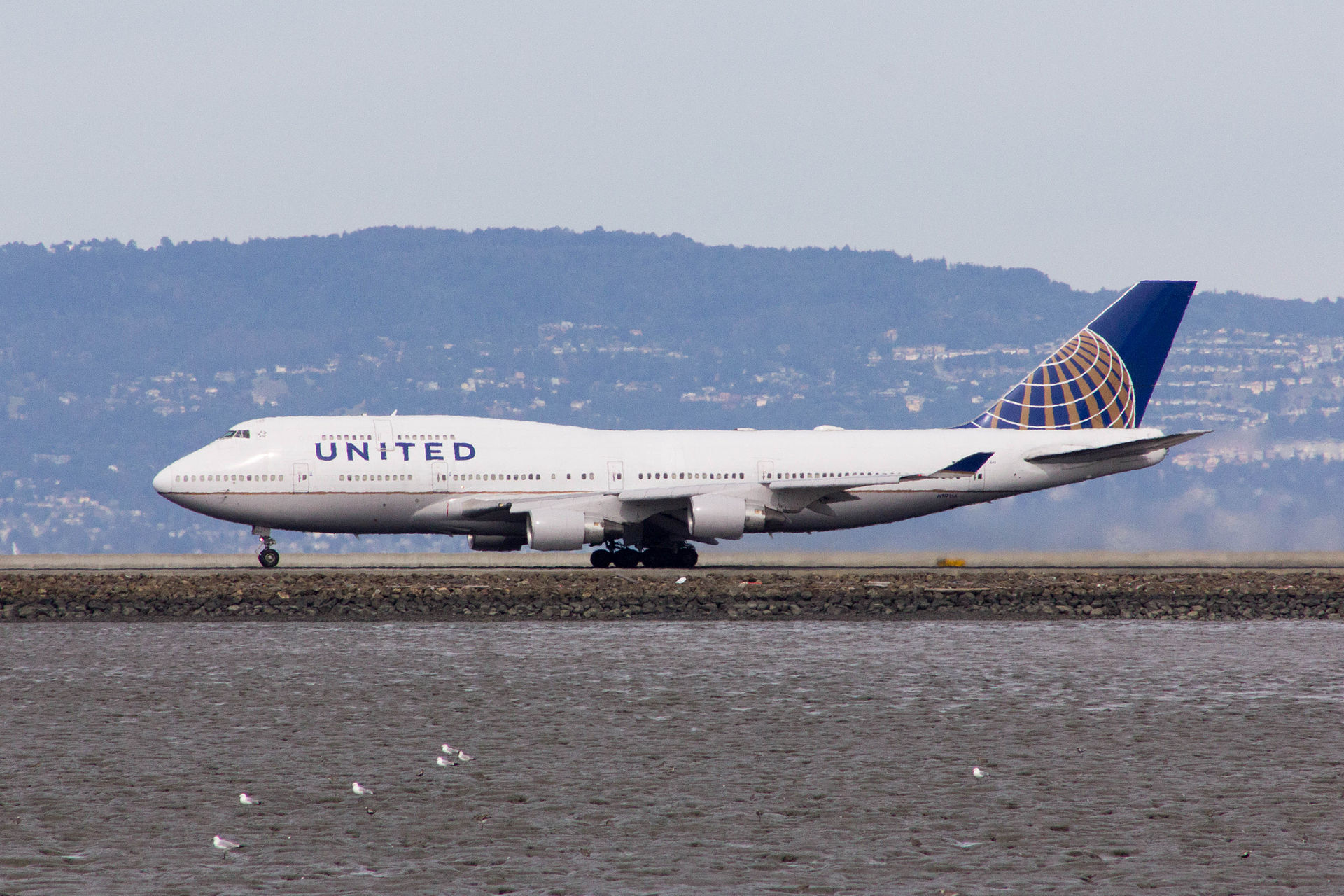 N117UA — Boeing