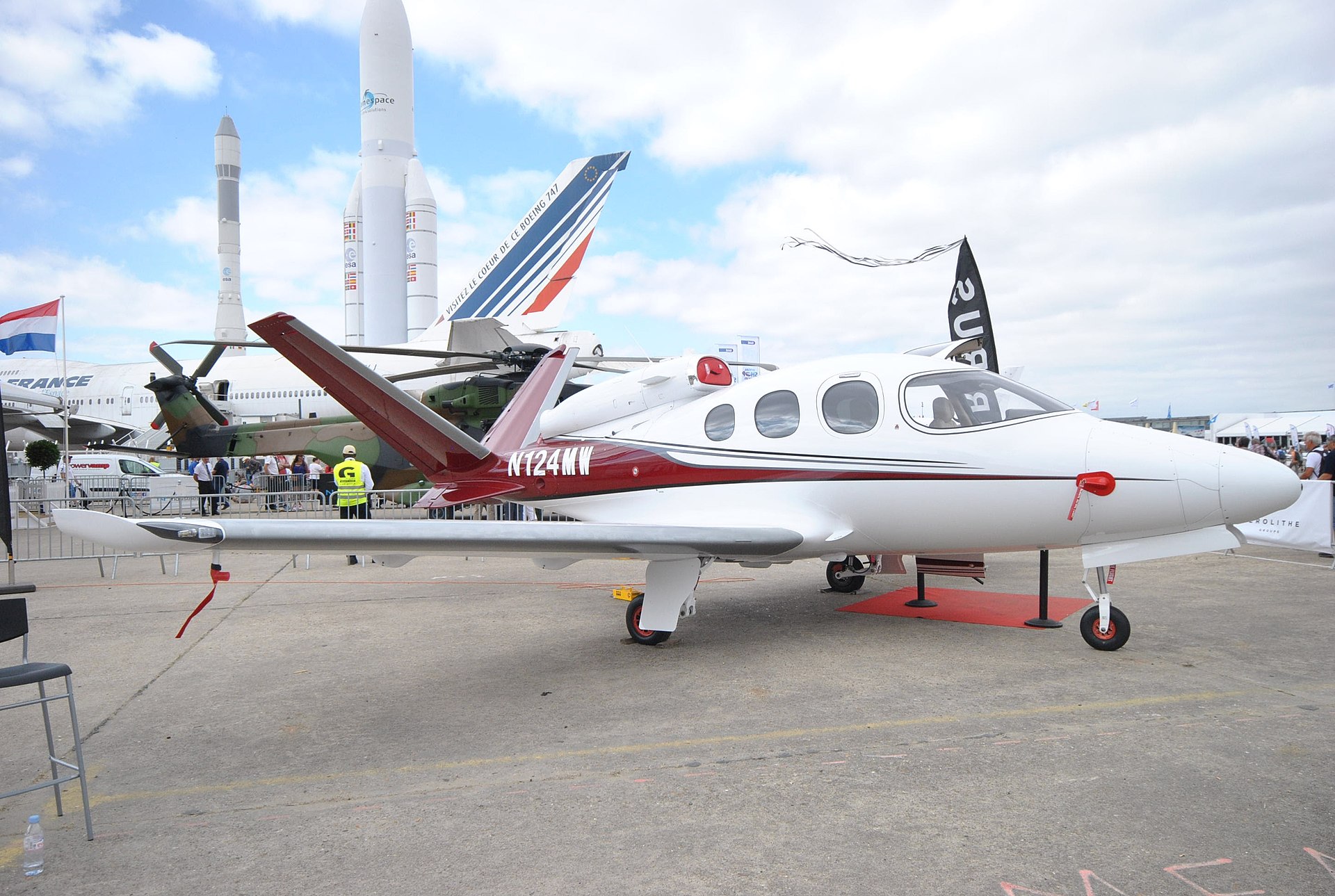 N124MW — Cirrus