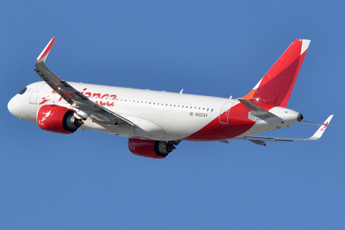 N920AV — Twin-engine aircraft