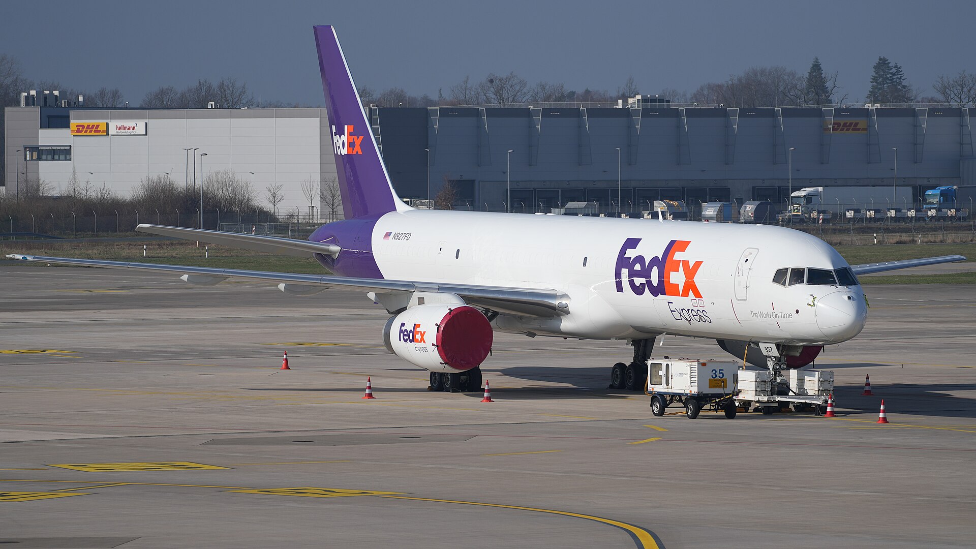 N927FD — Twin-engine aircraft