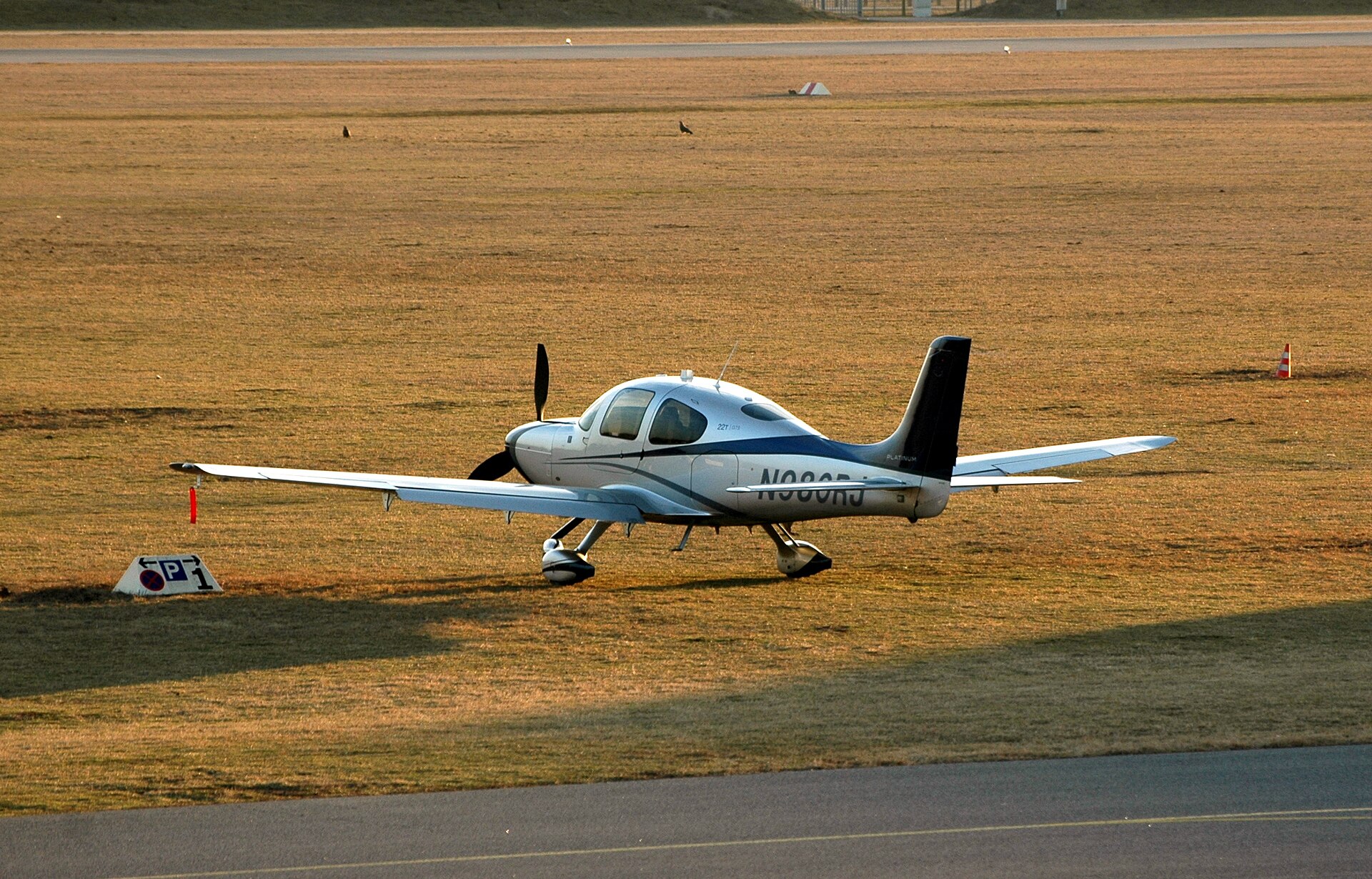 N980RJ — Cirrus