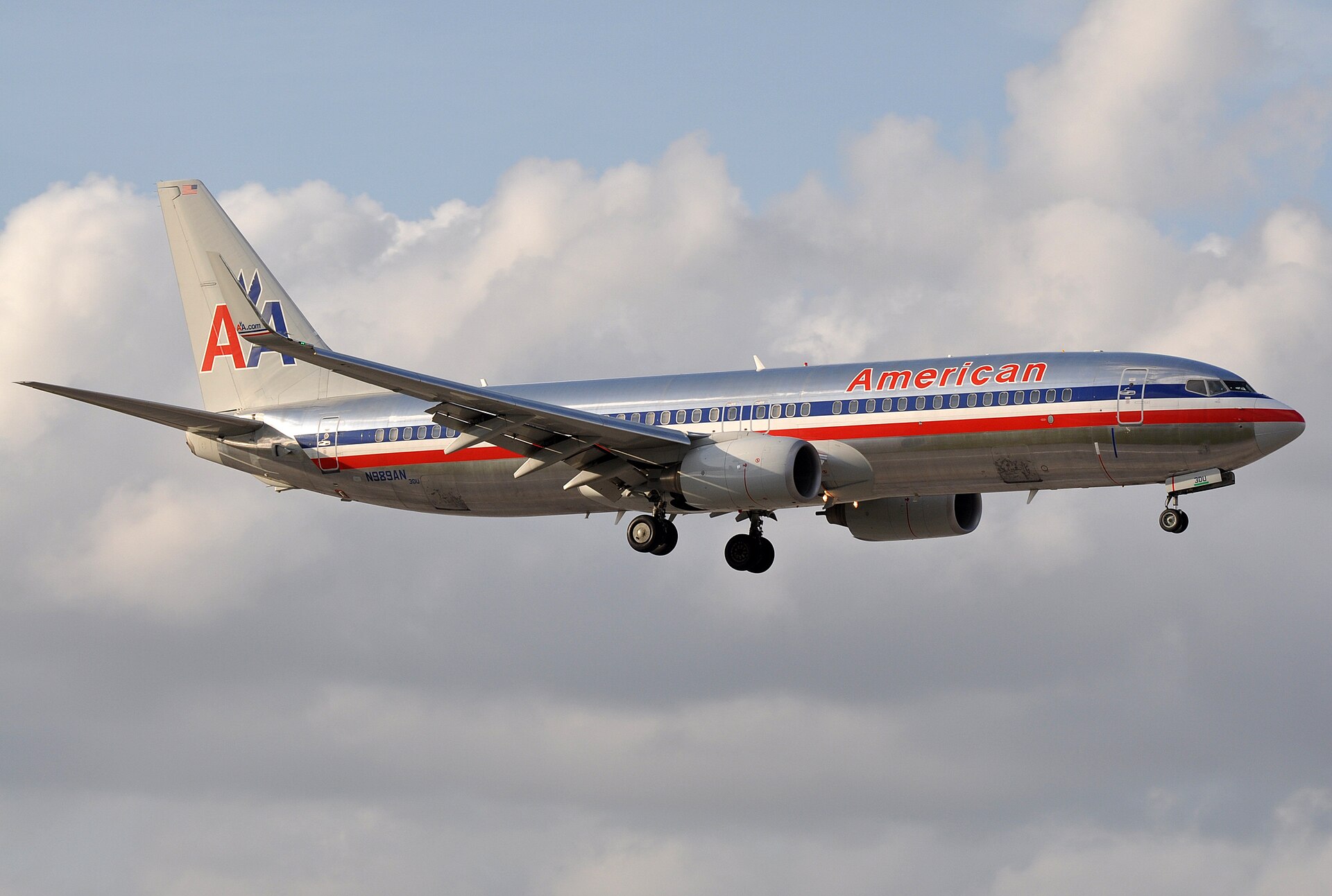 N989AN — Twin-engine aircraft