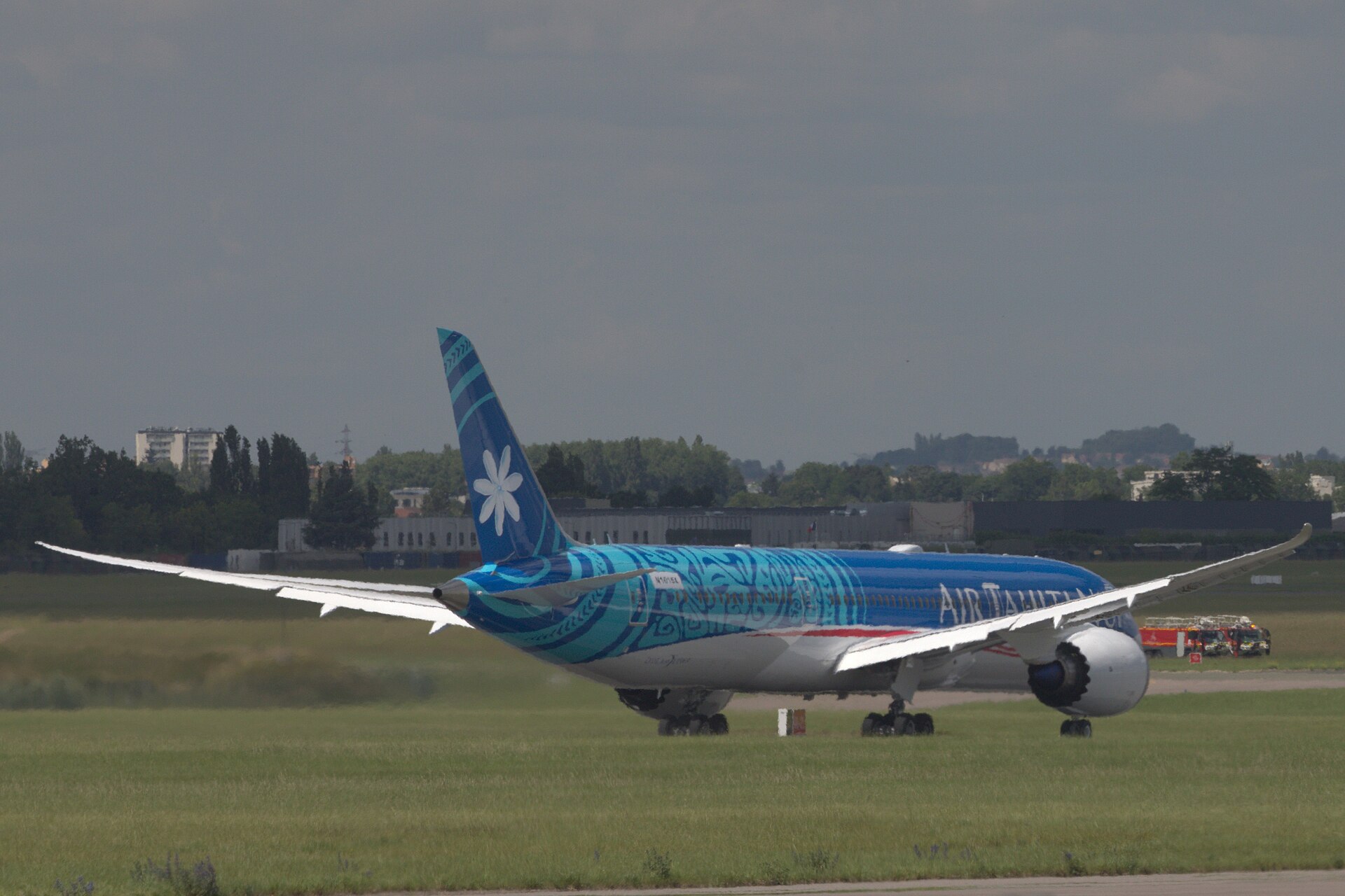 N1015X — Twin-engine aircraft