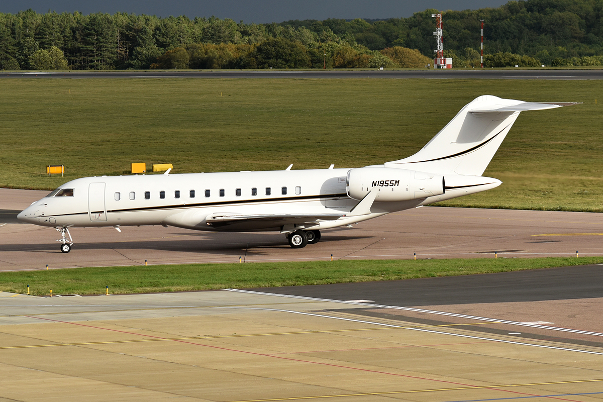N1955M — Business jet