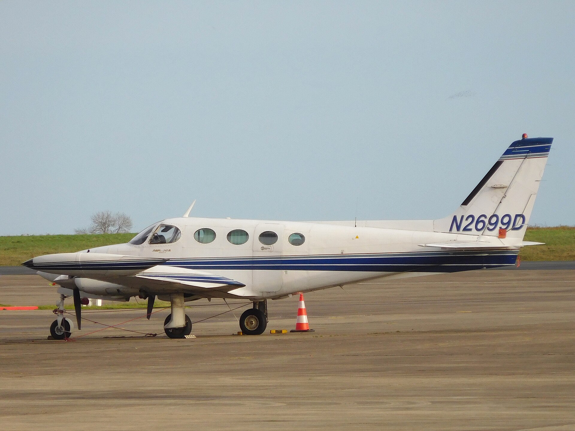 N2699D — Twin-engine aircraft