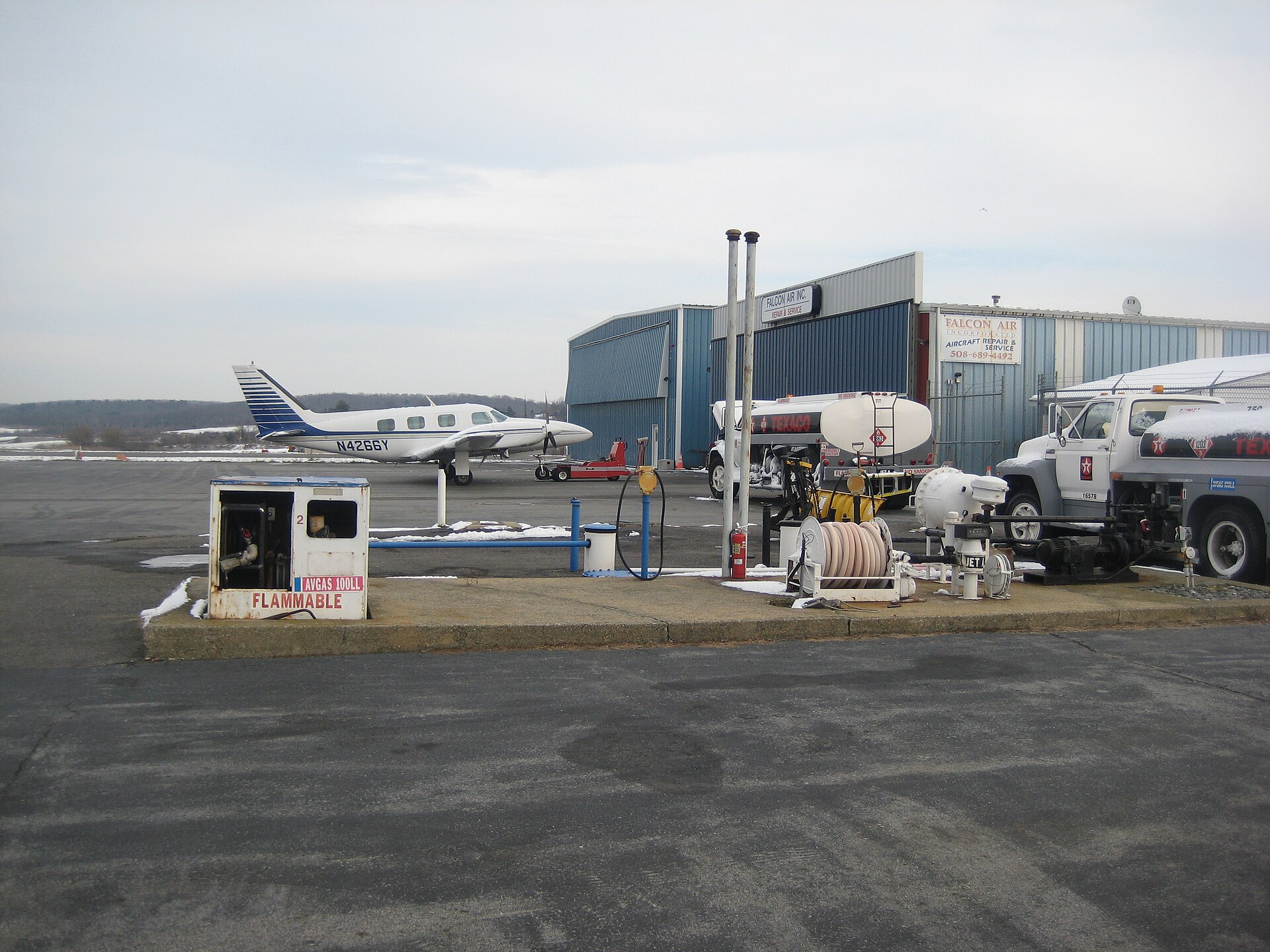 N4266Y — Twin-engine aircraft