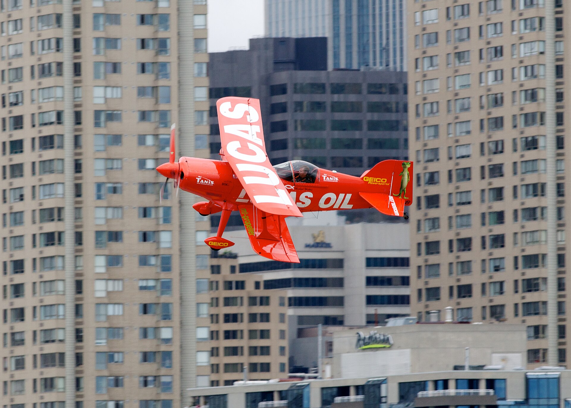 — Single-engine aircraft
