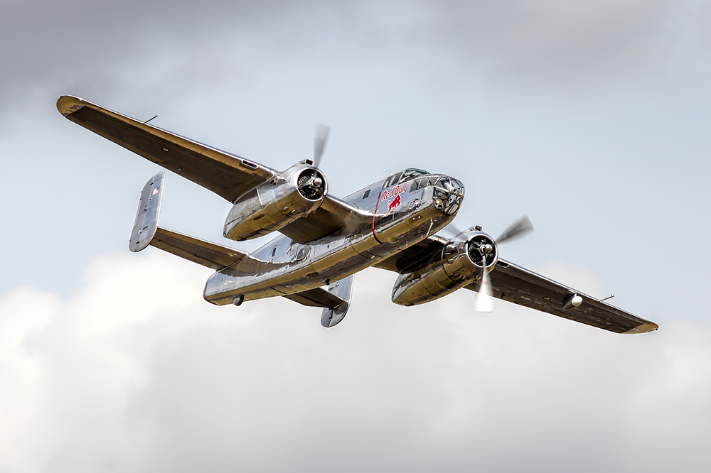 N6123C — Twin-engine aircraft