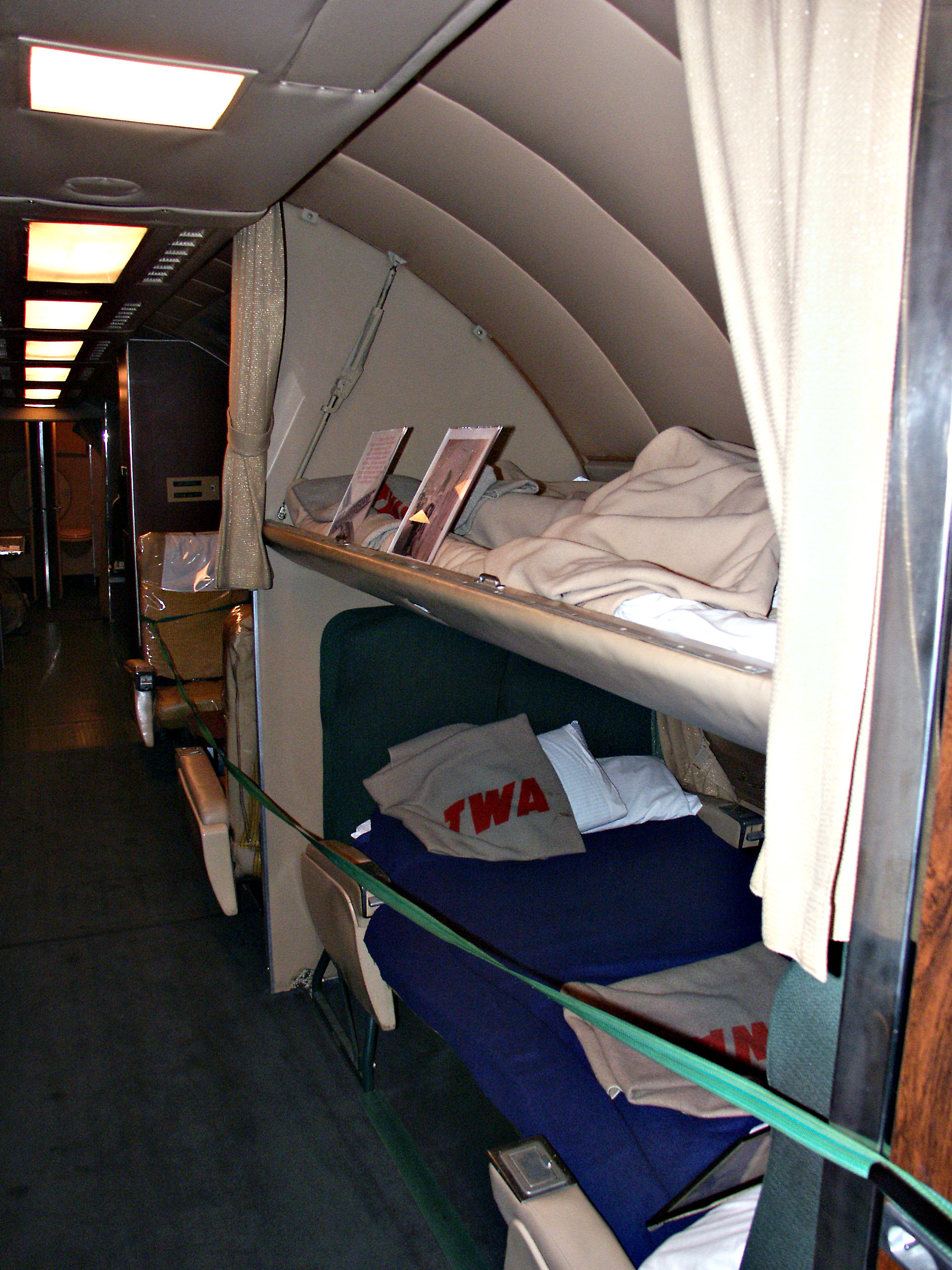 N6937C — Aircraft