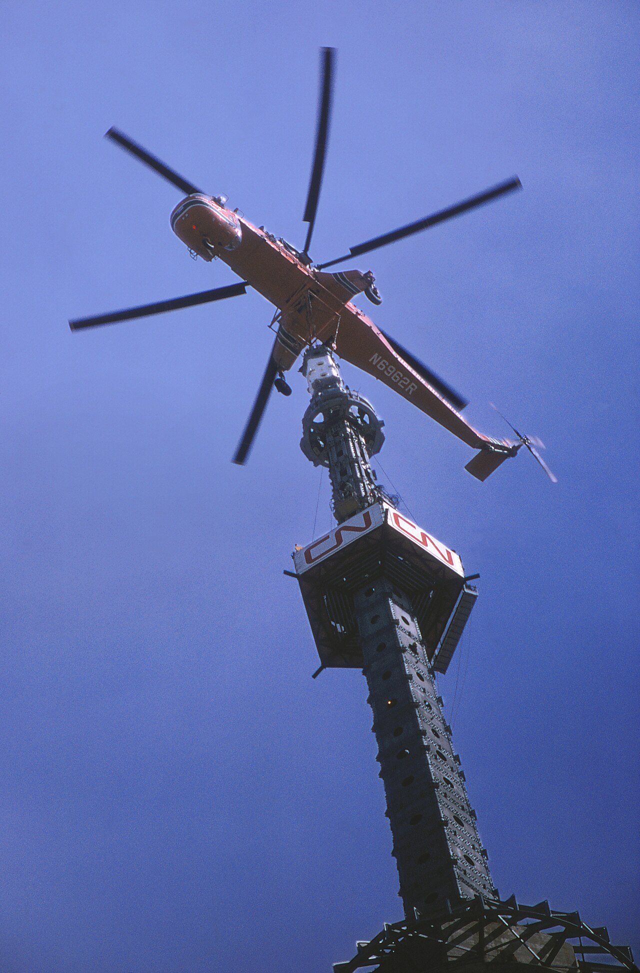 N6962R — Helicopter