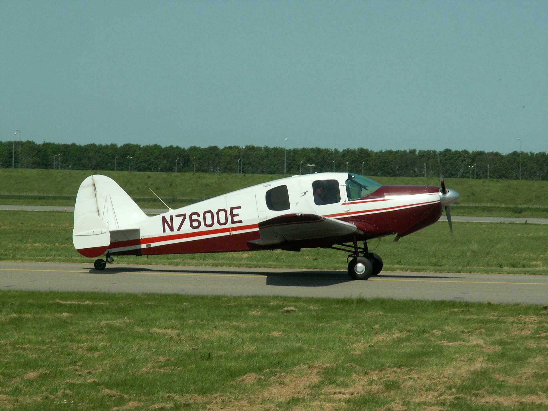 N7600E — Single-engine aircraft