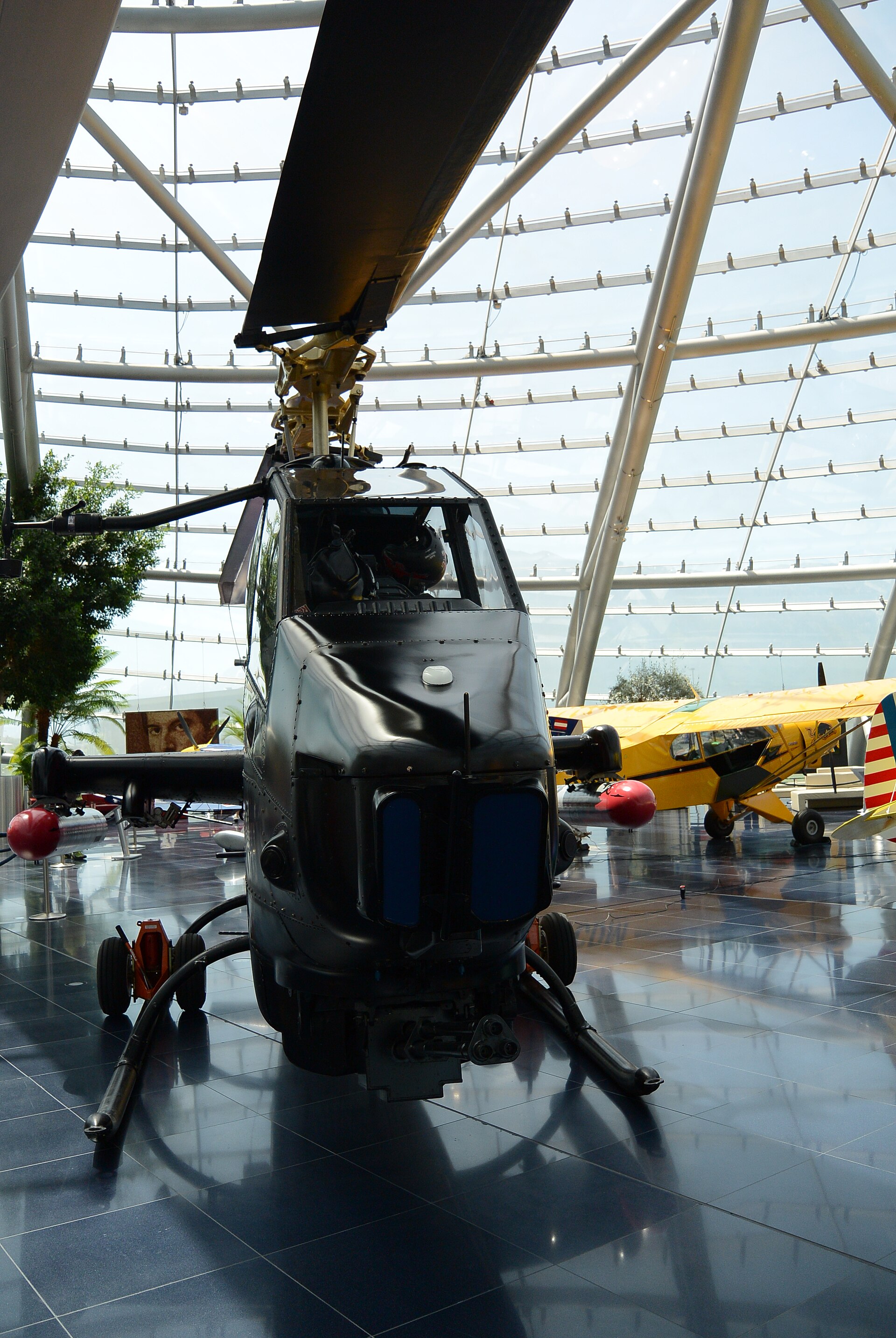 N11FX — Helicopter