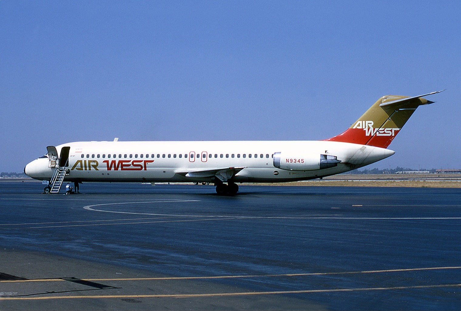 N9345 — Twin-engine aircraft