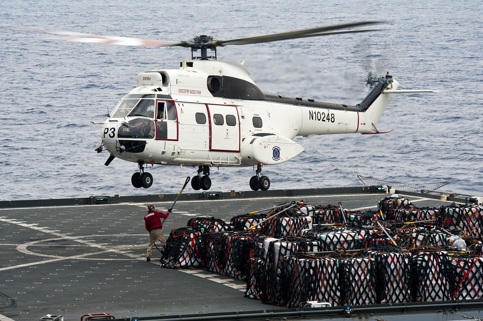 Official Navy Page MC3 Kenneth AbbateU.S. Navy's best shot — N10248