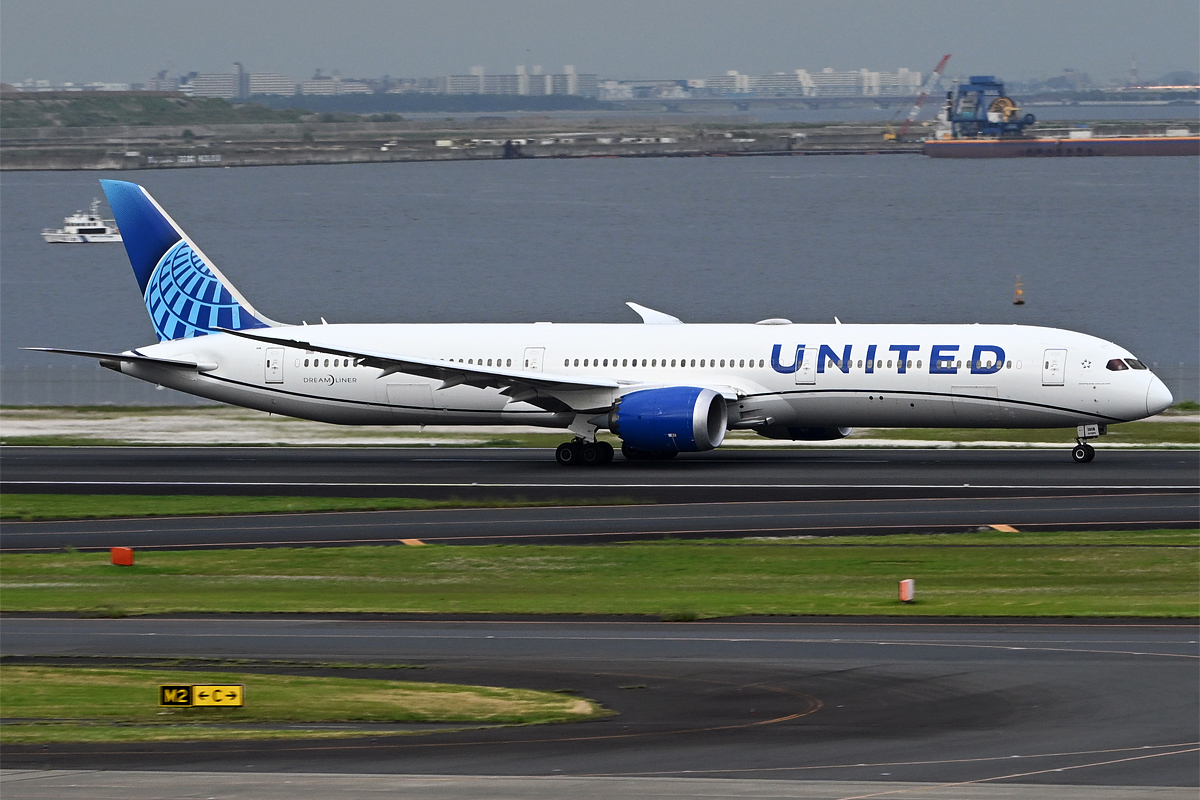 N13018 — Boeing