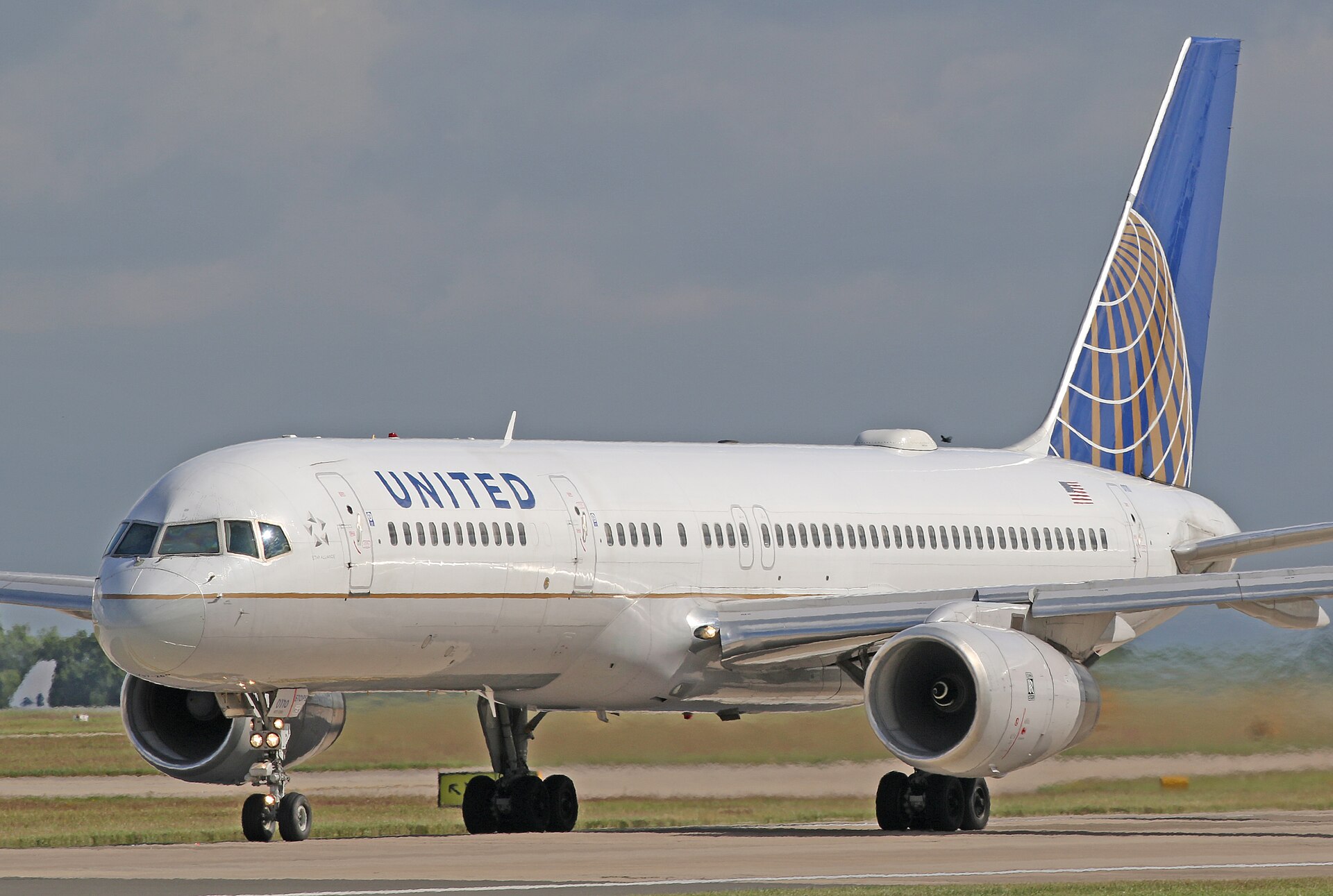 N13110 — Twin-engine aircraft