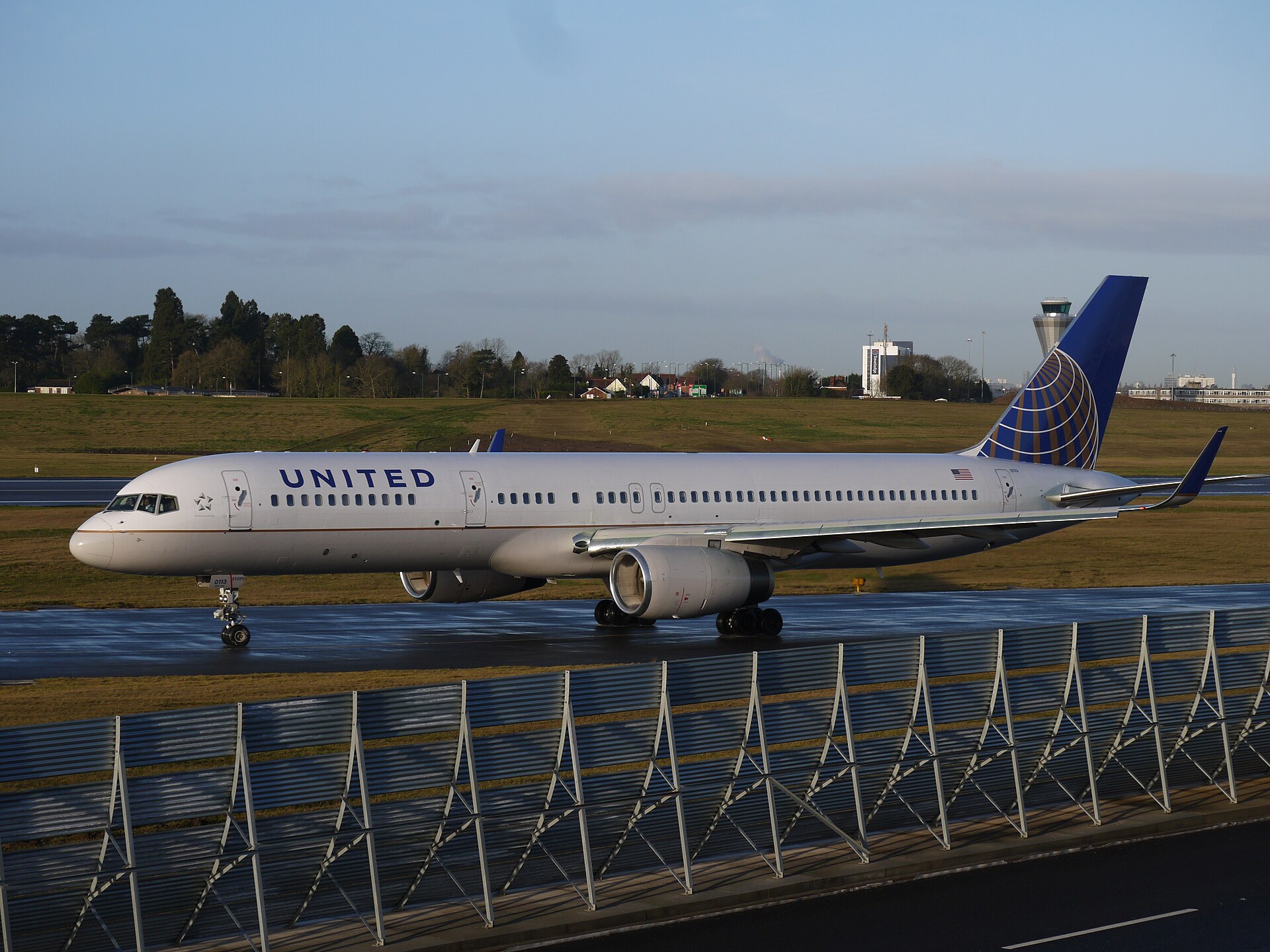 N13113 — Twin-engine aircraft