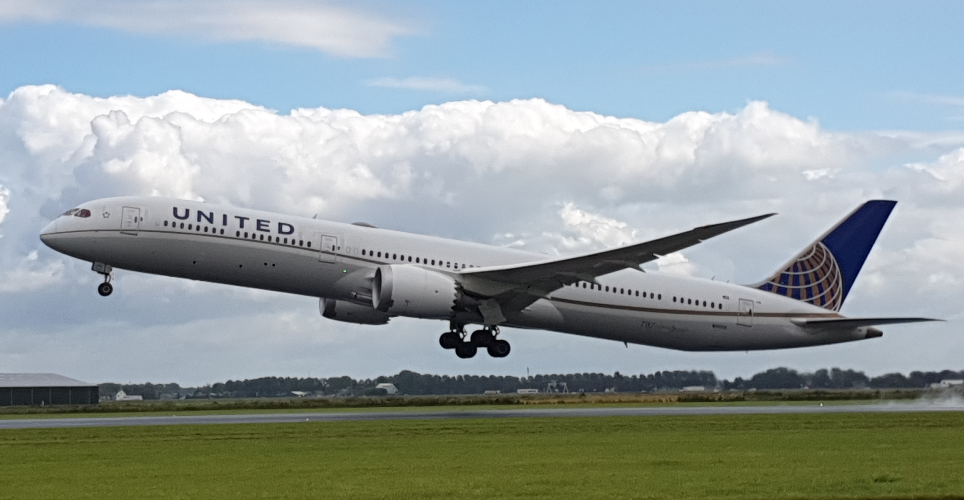 N14001 — Boeing