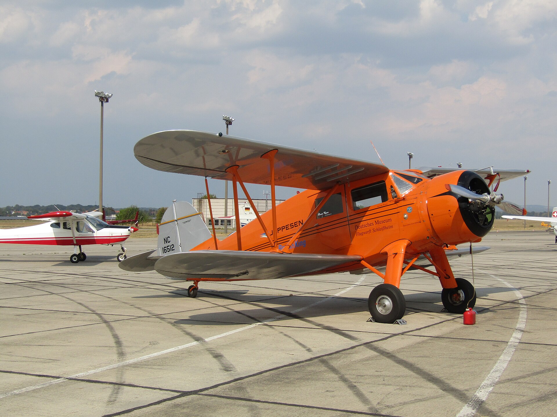 — Single-engine aircraft