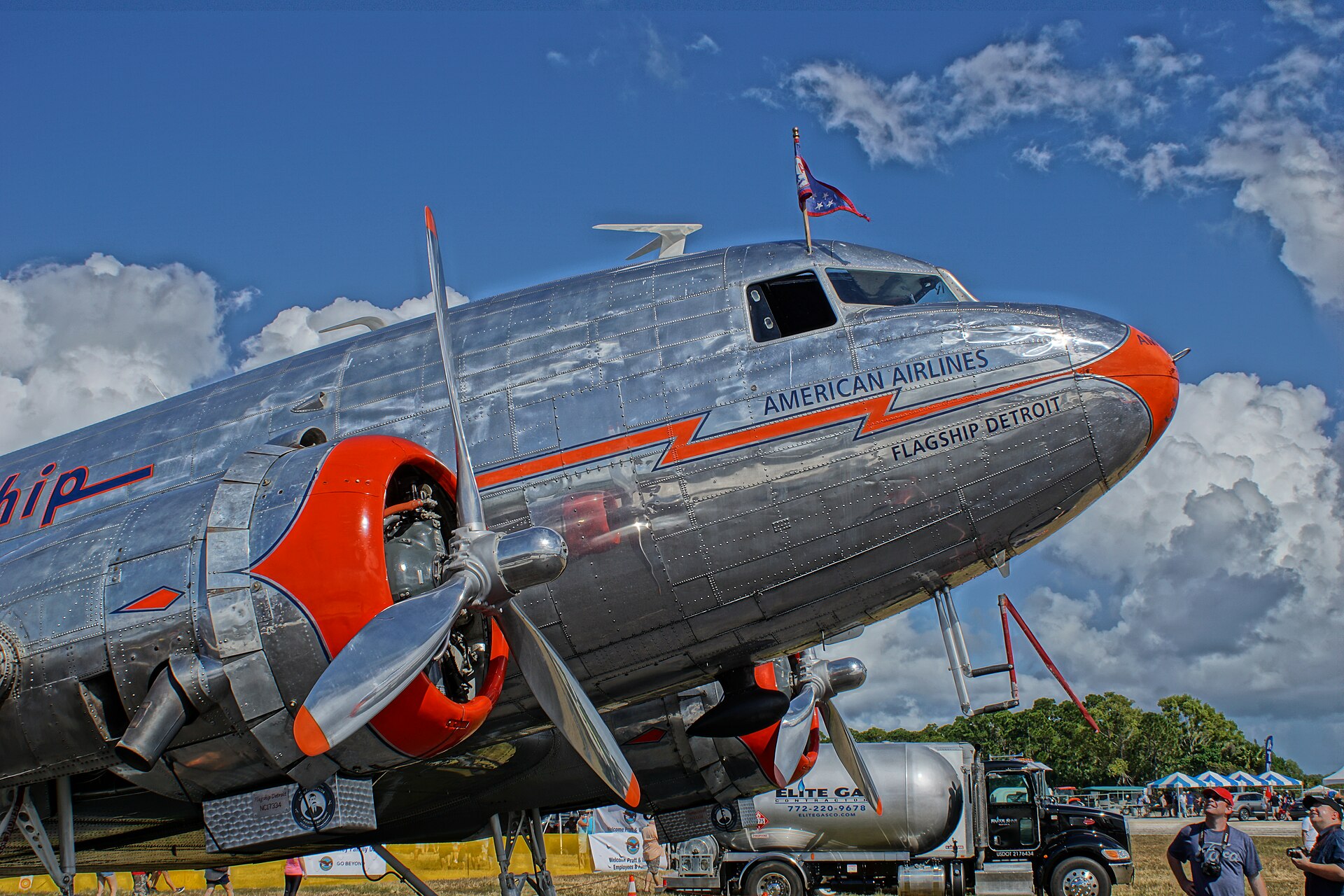 — Twin-engine aircraft