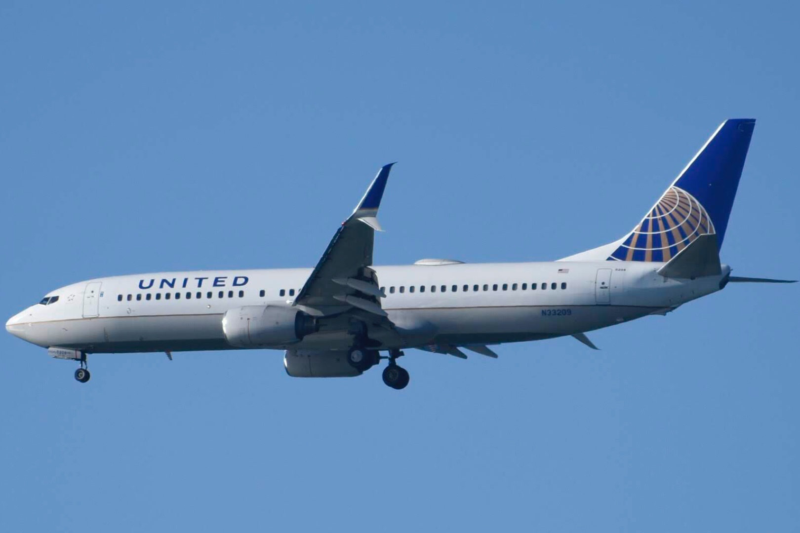 N33209 — Boeing