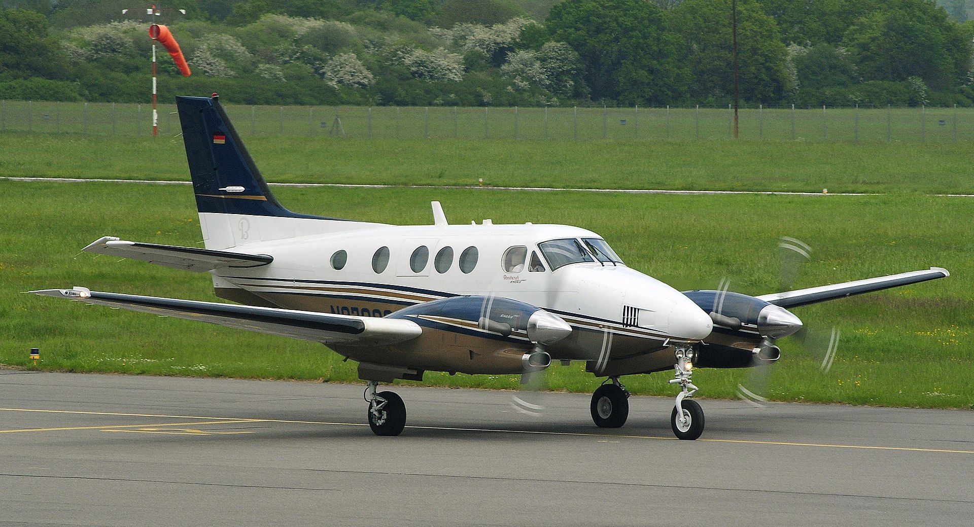 N37200 — Beechcraft