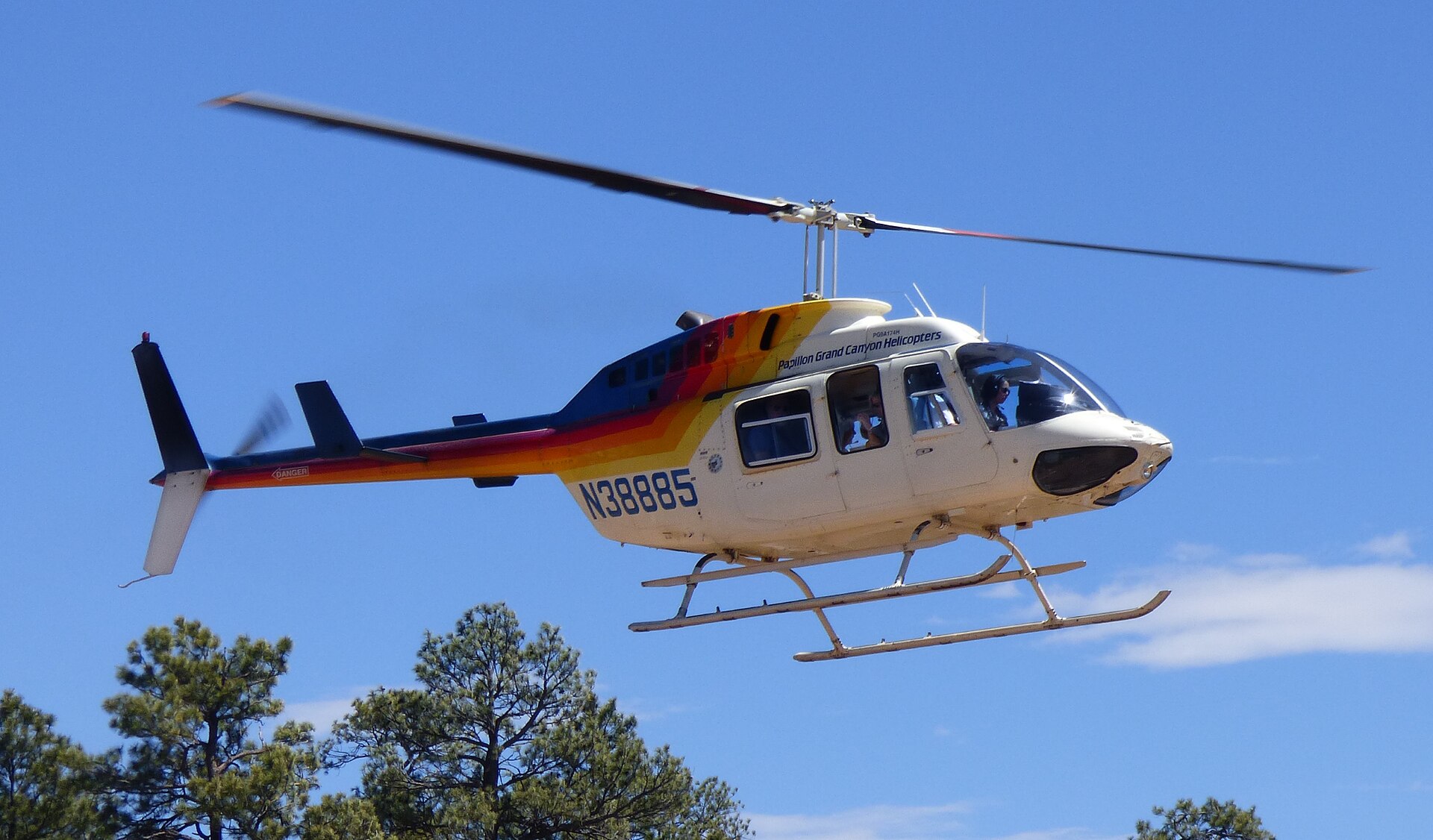 N38885 — Helicopter