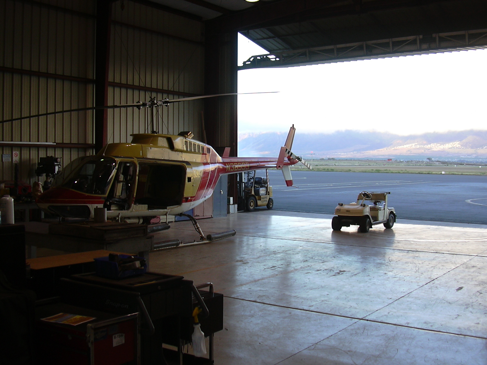 N38993 — Helicopter