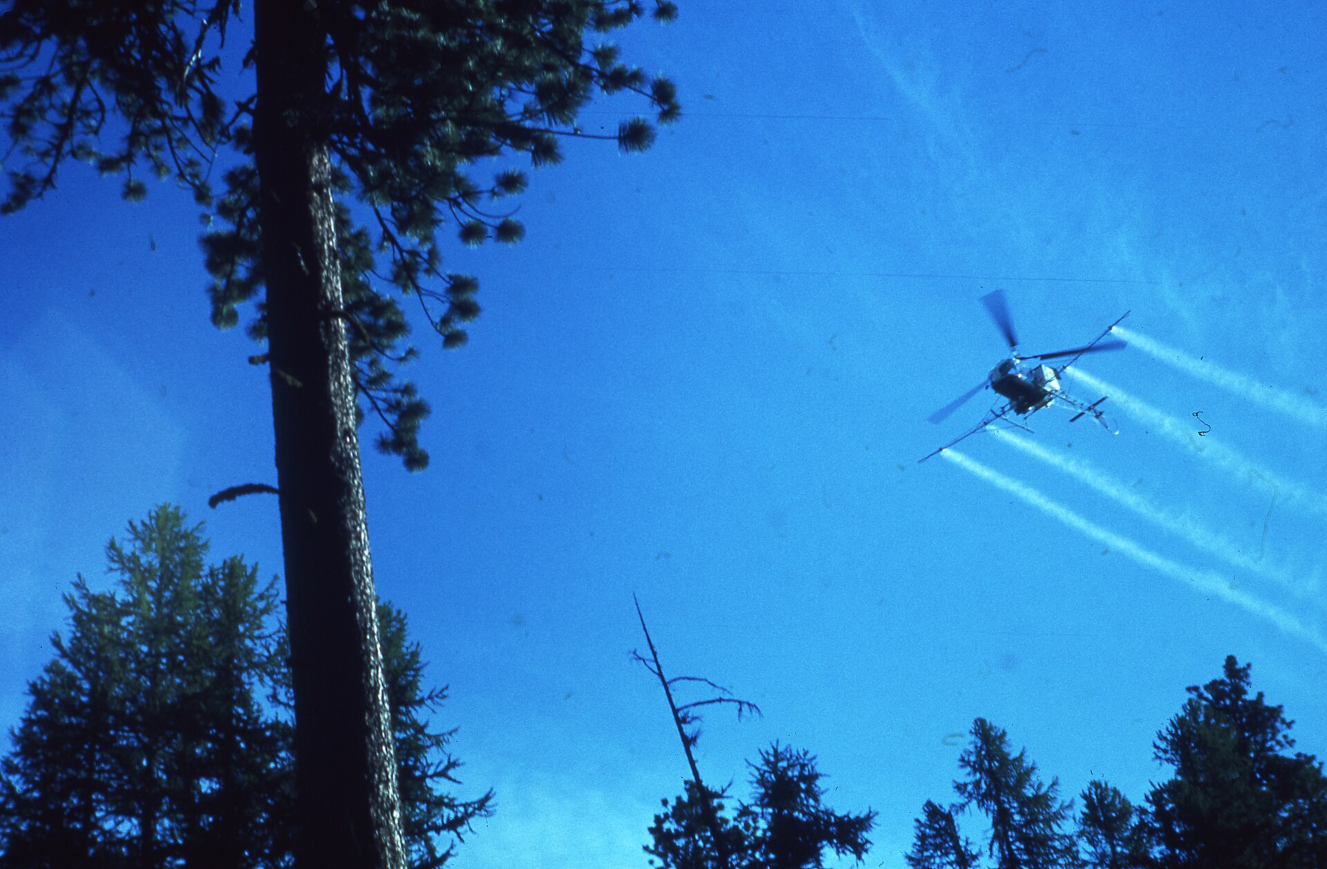 N47276 — Helicopter