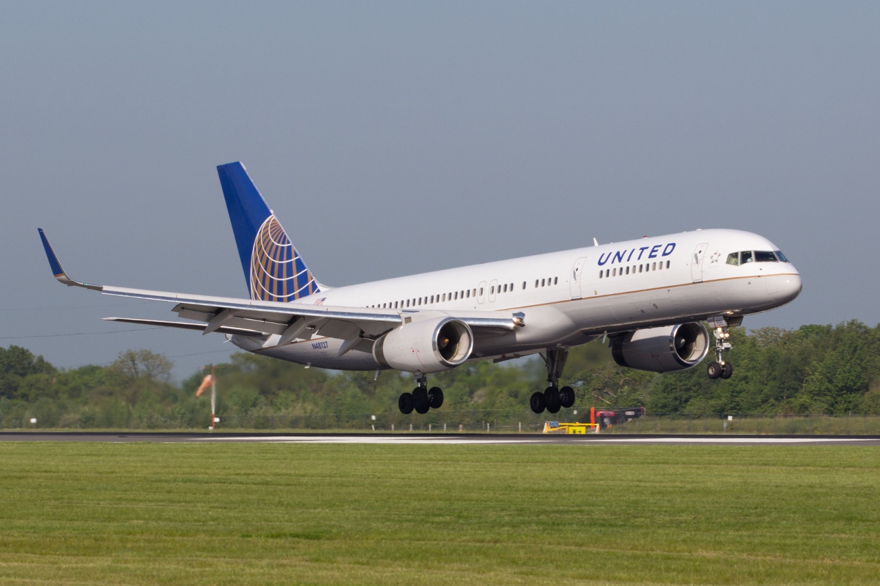 N48127 — Twin-engine aircraft