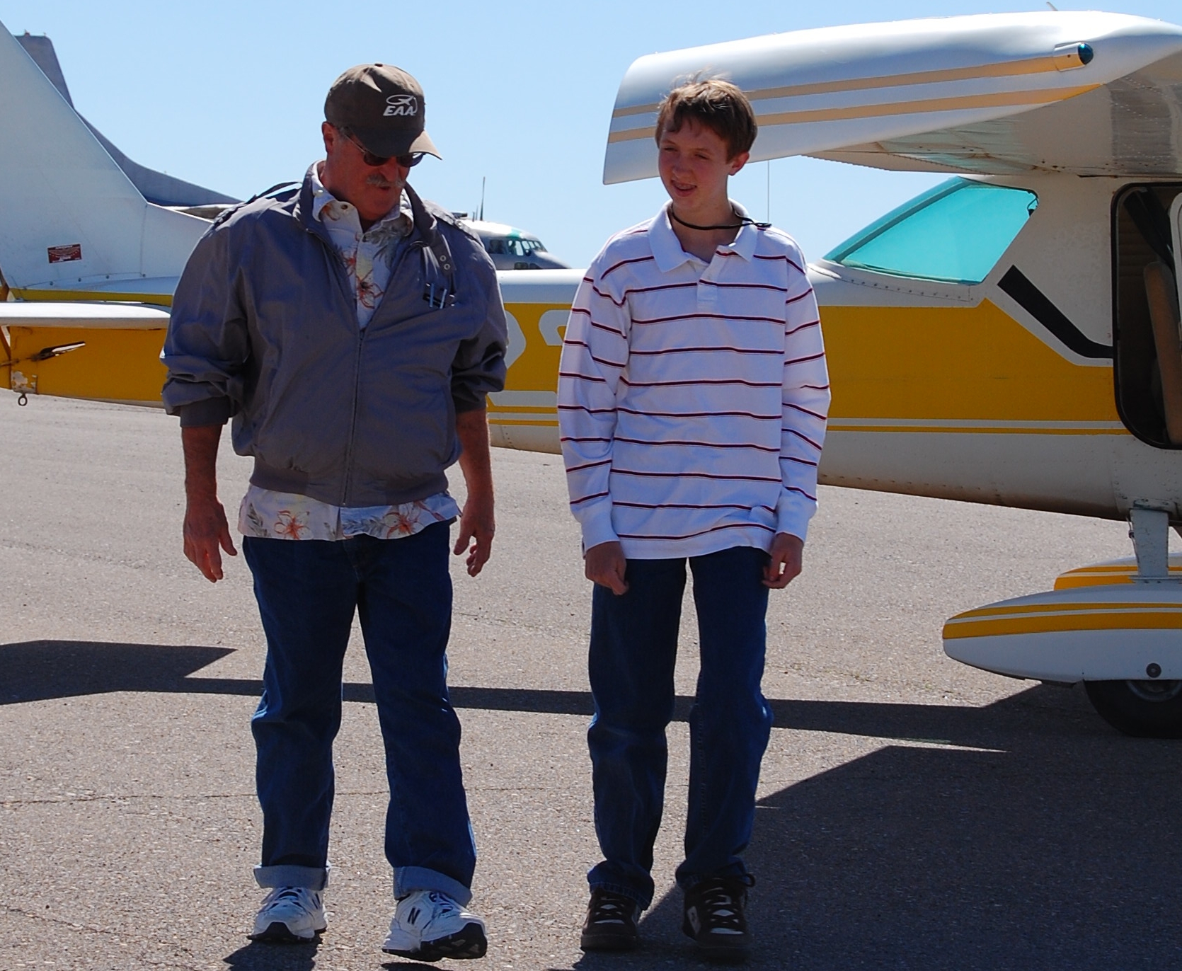 N61221 — Single-engine aircraft