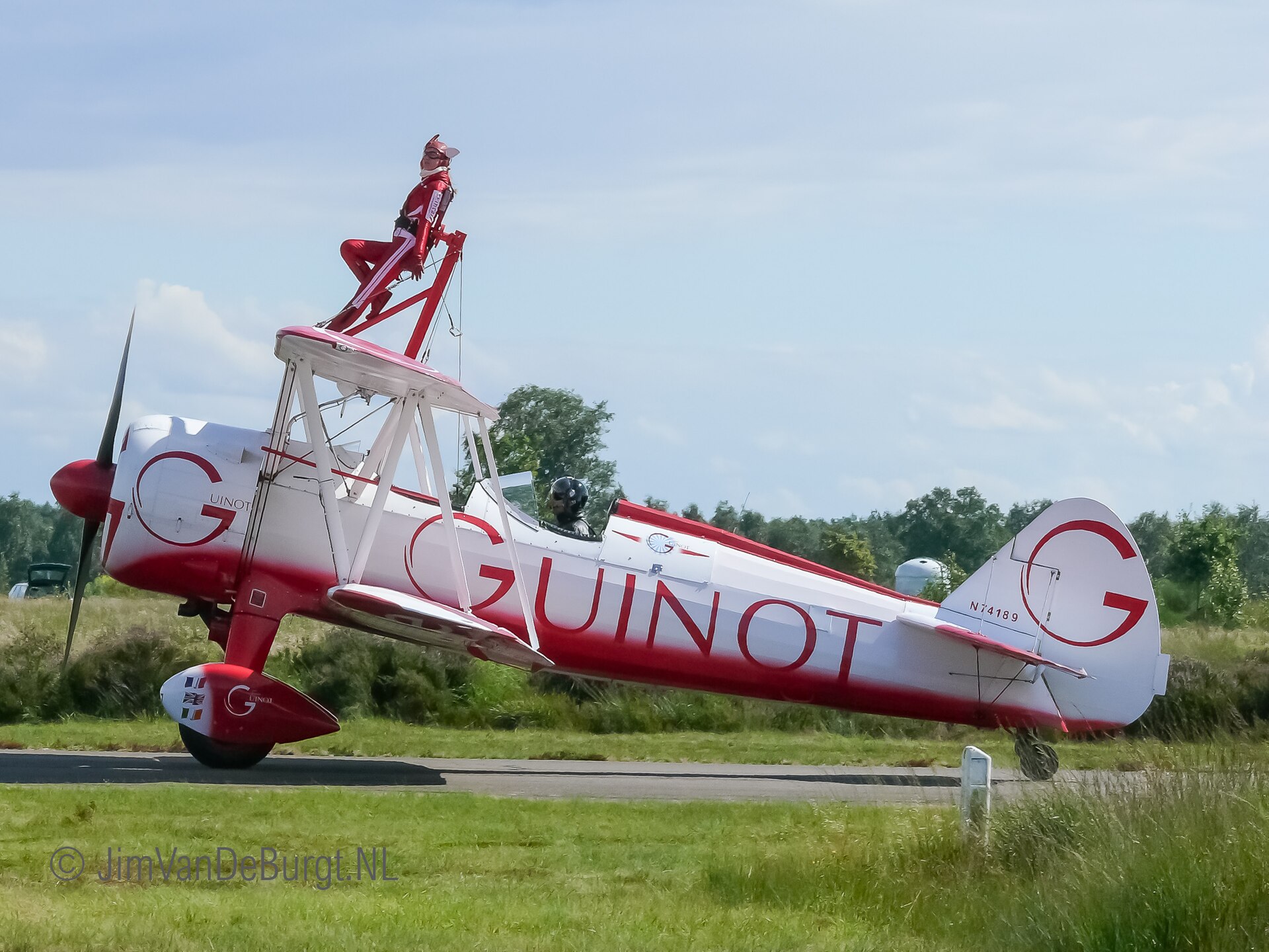N74189 — Single-engine aircraft