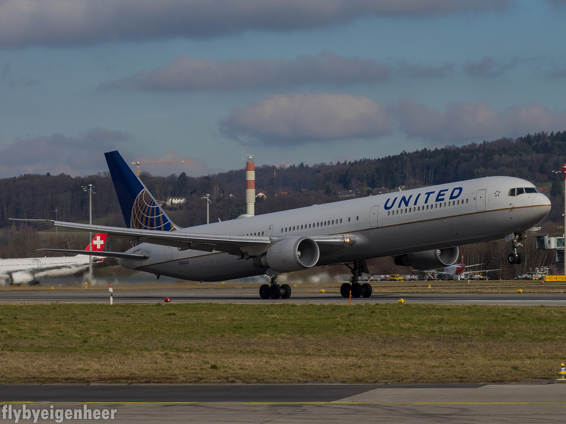 N76062 — Boeing