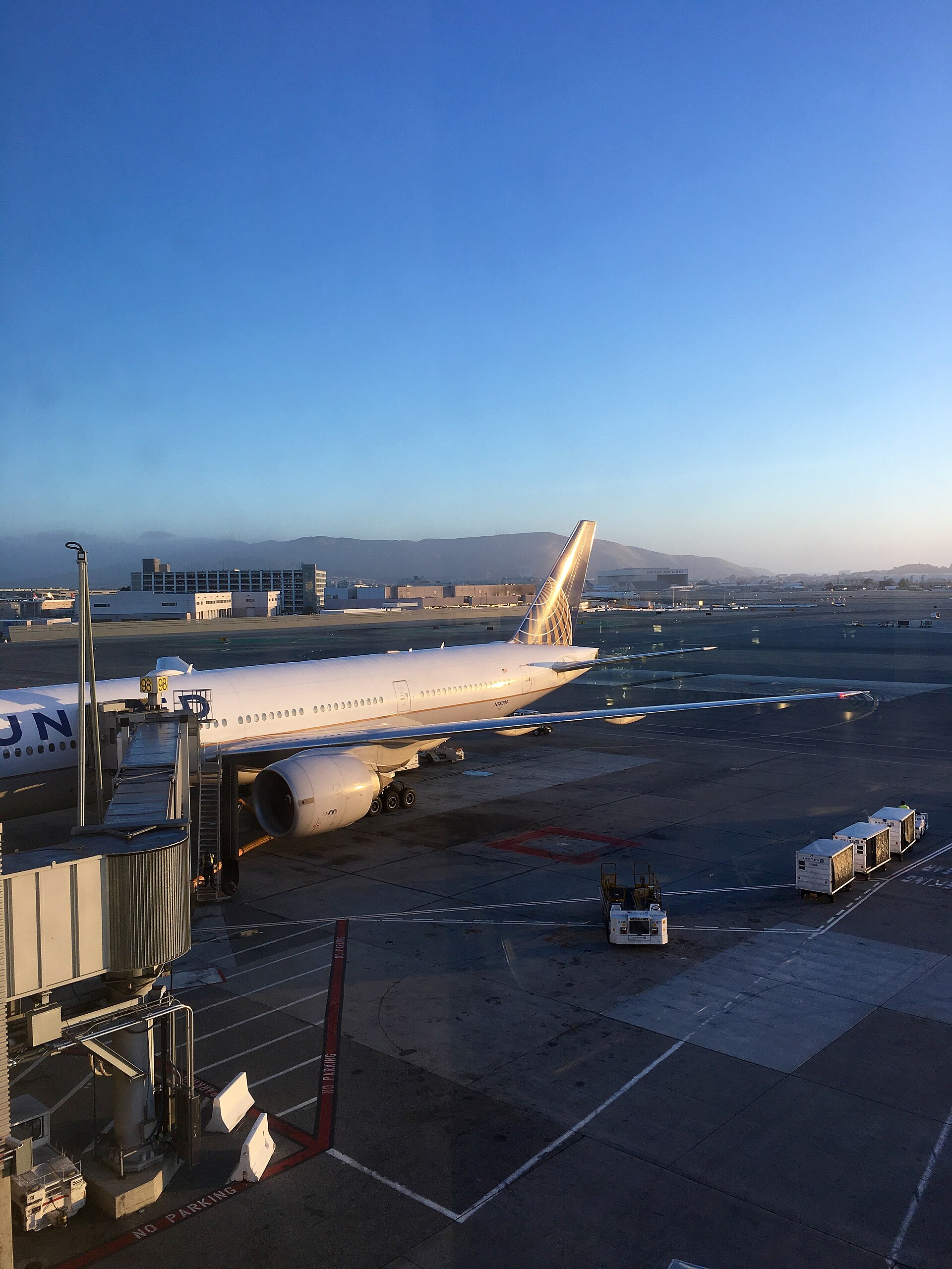 N78008 — Boeing
