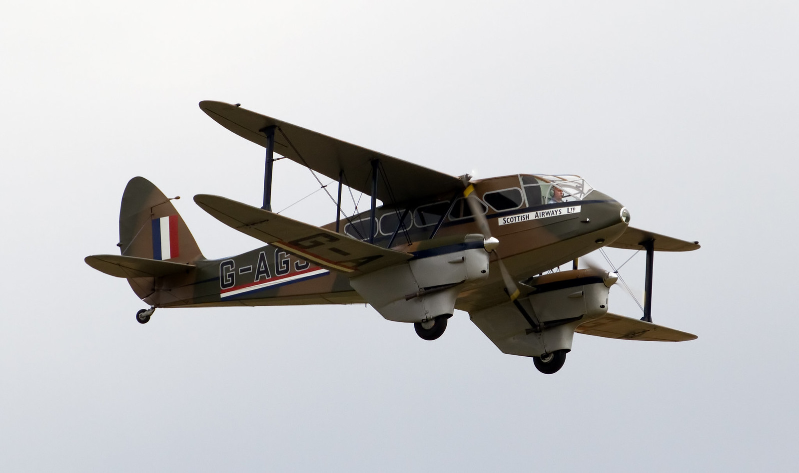 G-AGJG — Twin-engine aircraft