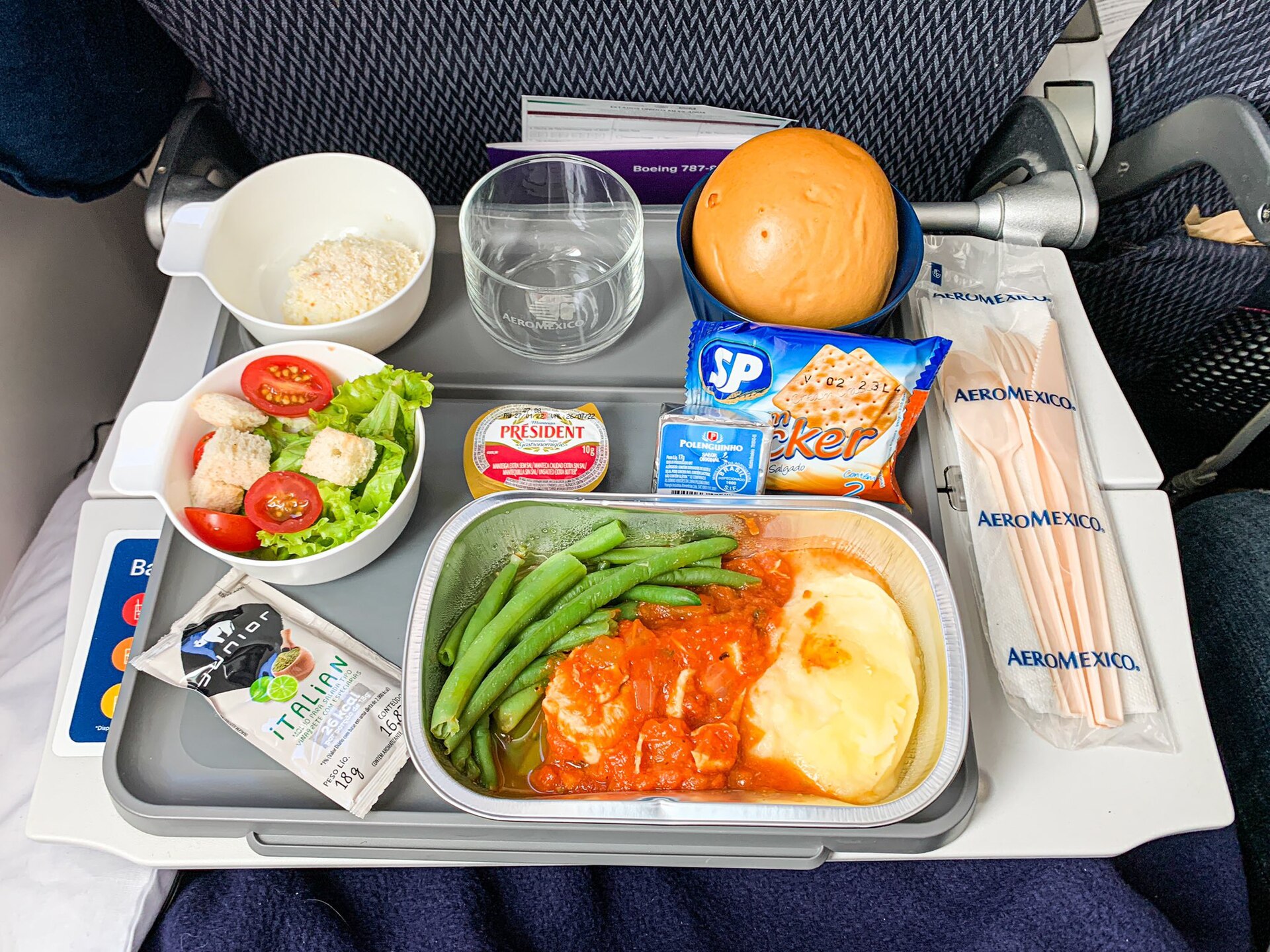 2016 Boeing 787-9 (N183AM)