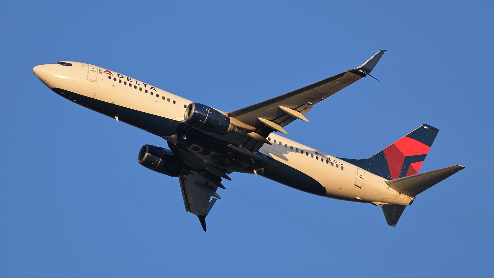 1998 Boeing 737-832 (N372DA) photo 2