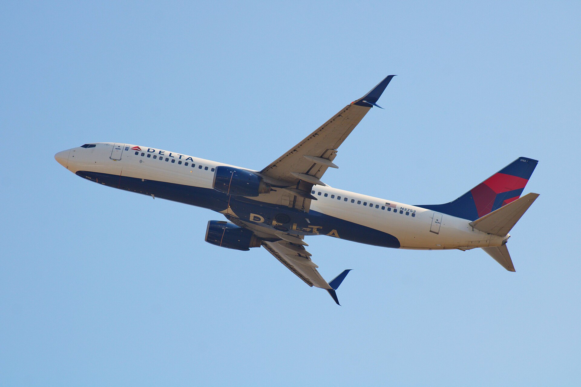 2001 Boeing 737-832 (N3752)