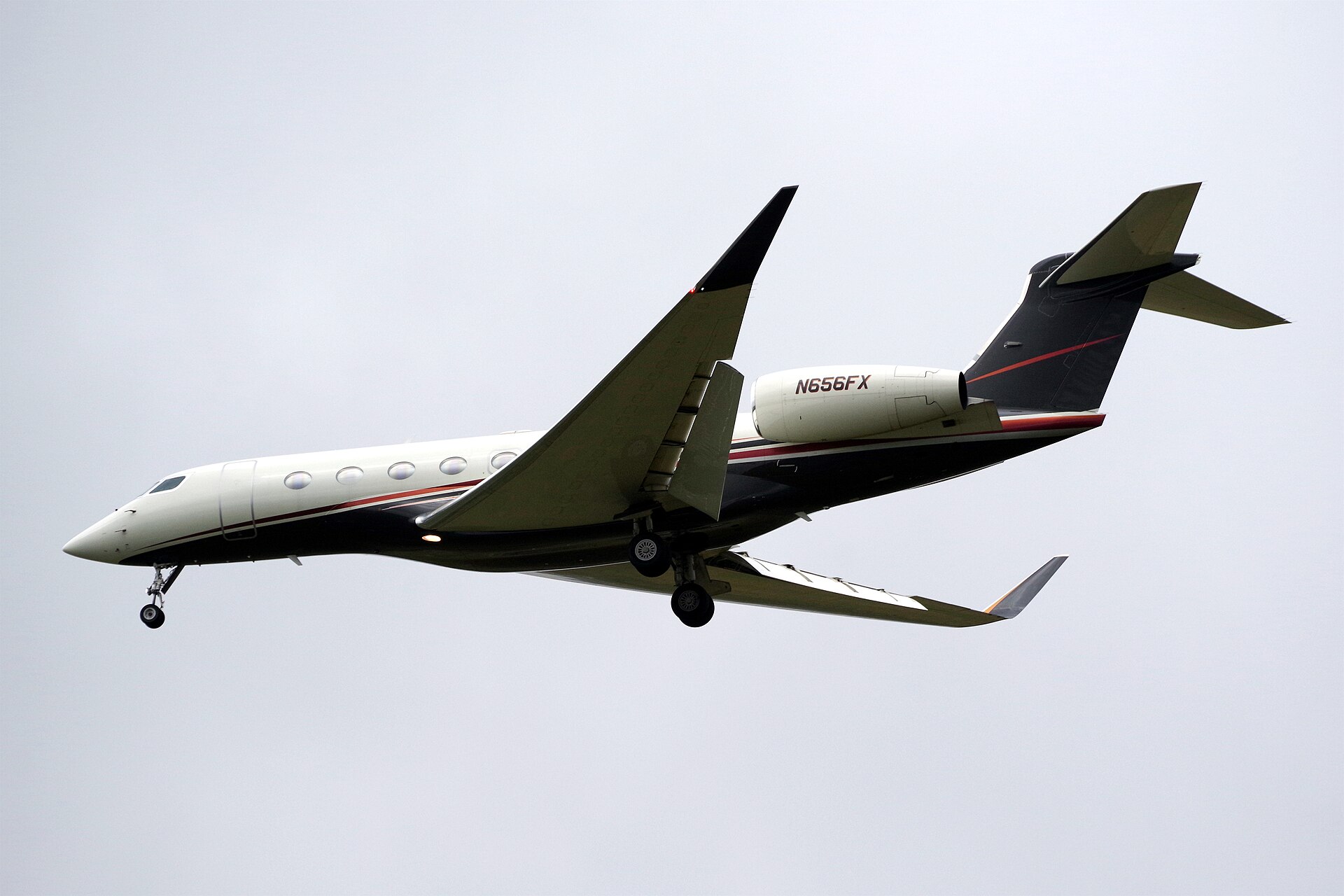 N656FX photo 3
