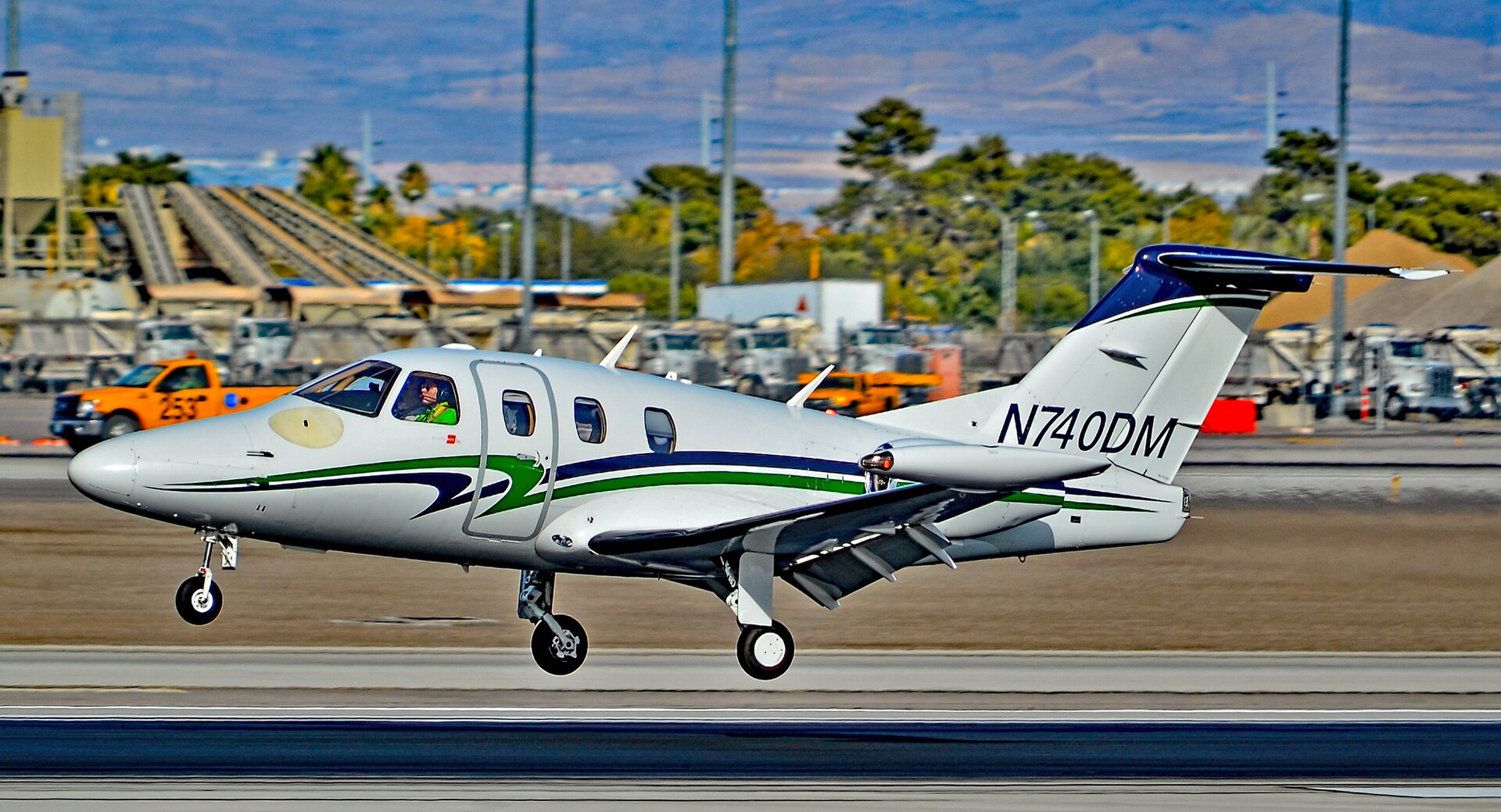 N740DM